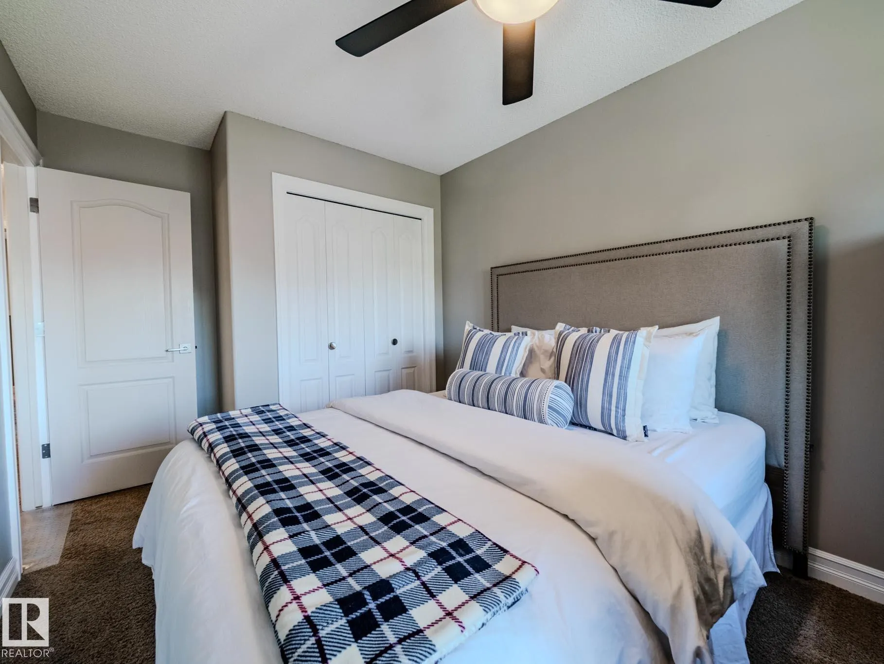 2317 CASSELMAN Crescent