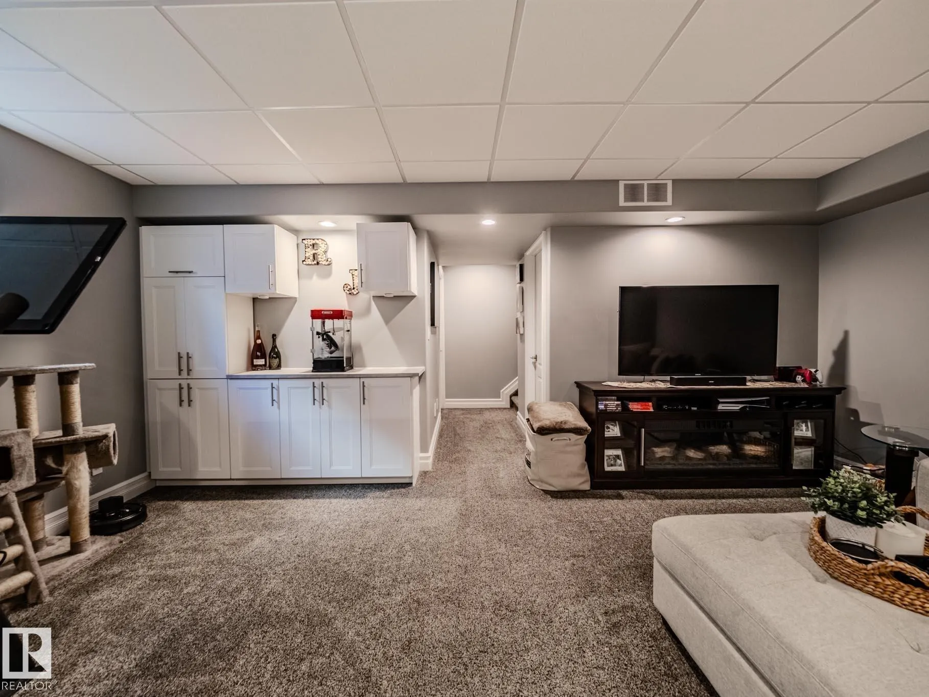 2317 CASSELMAN Crescent