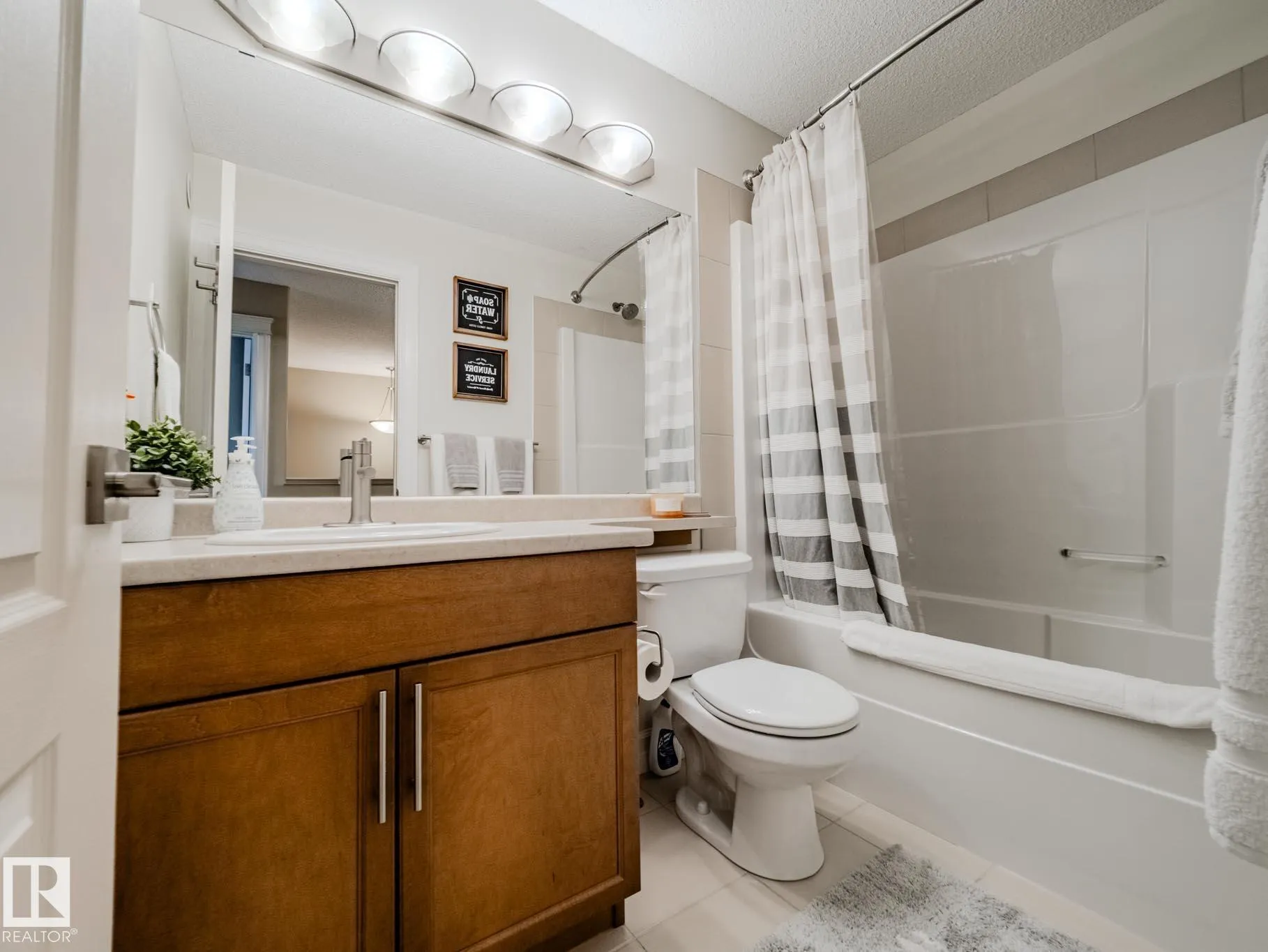 2317 CASSELMAN Crescent