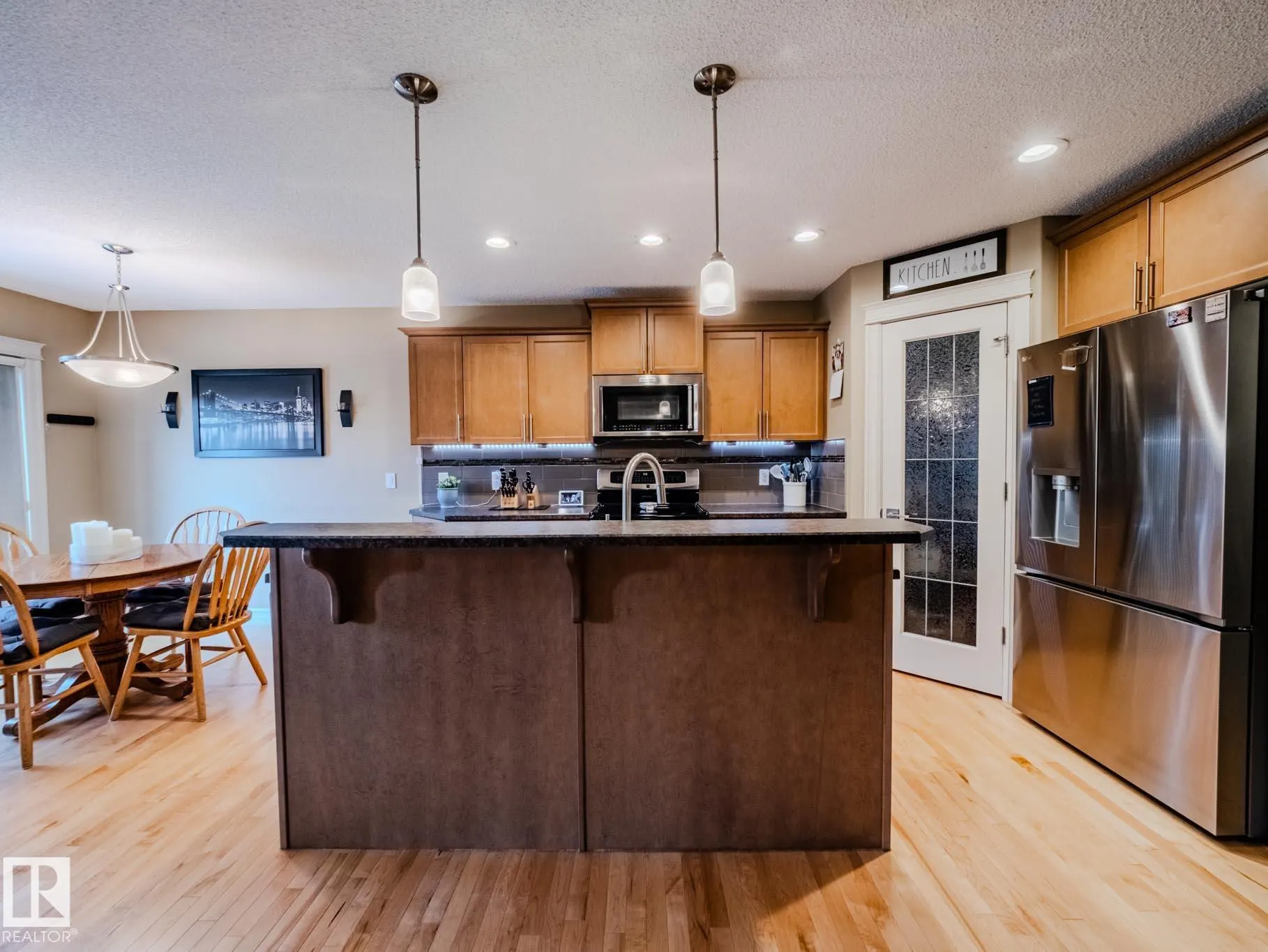 2317 CASSELMAN Crescent