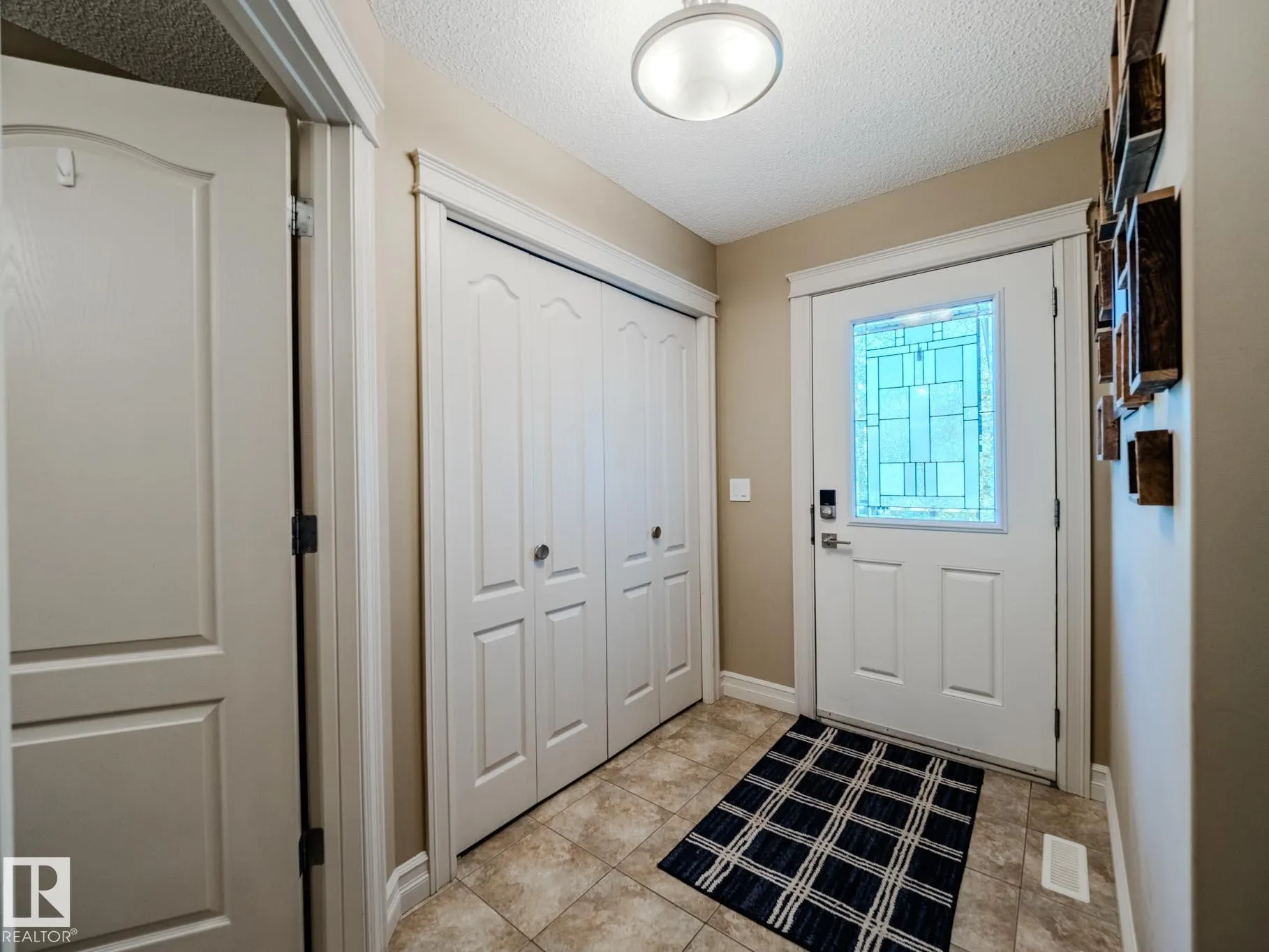 2317 CASSELMAN Crescent