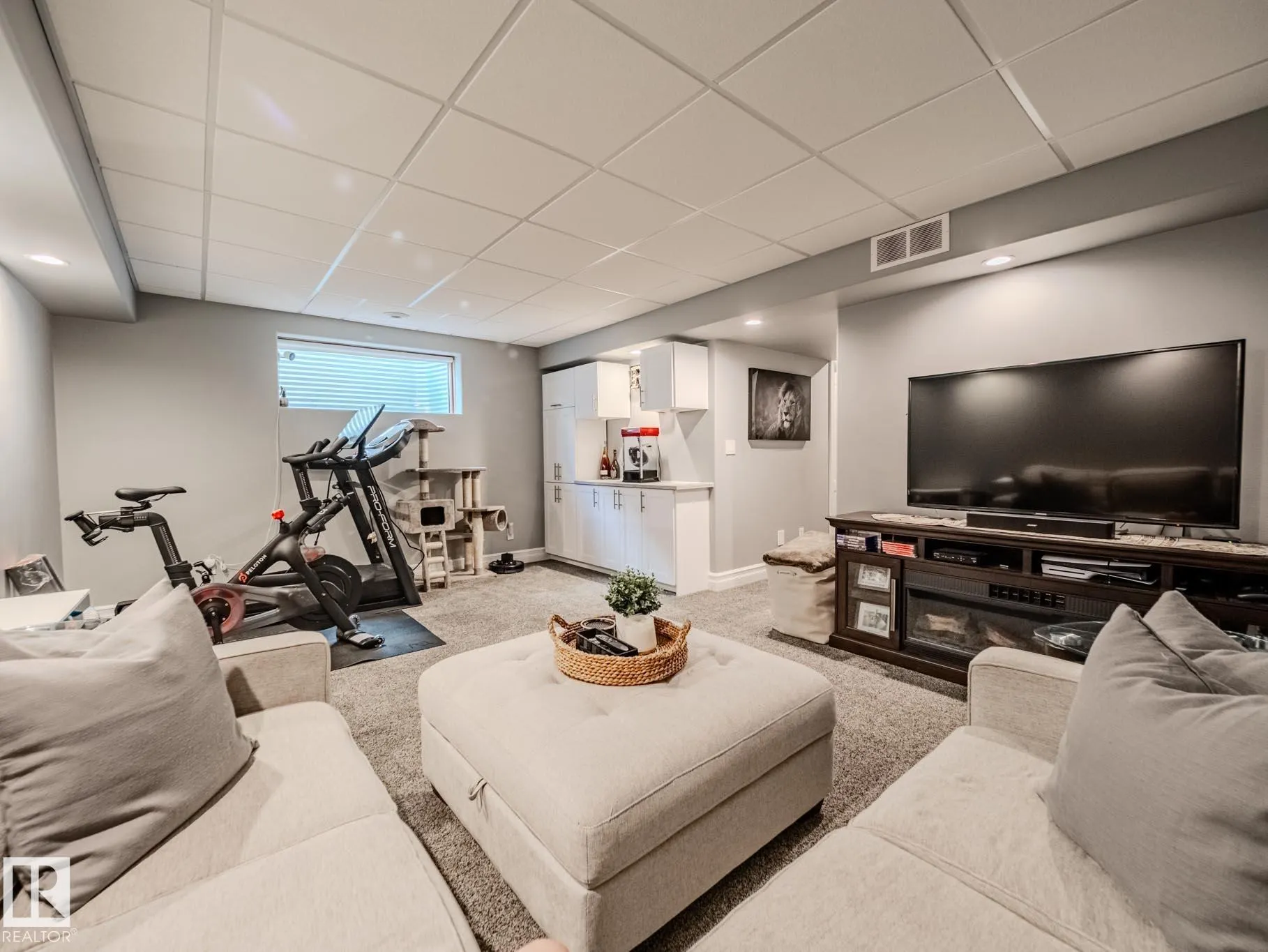 2317 CASSELMAN Crescent