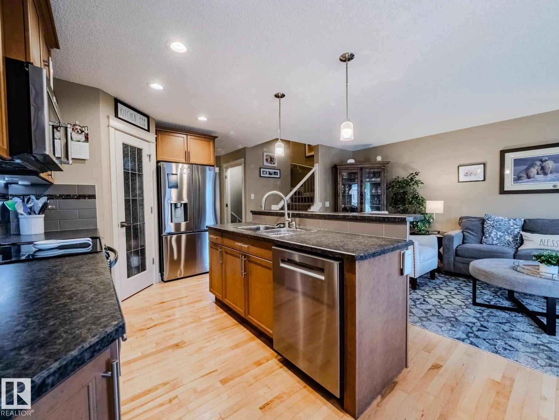 2317 CASSELMAN Crescent