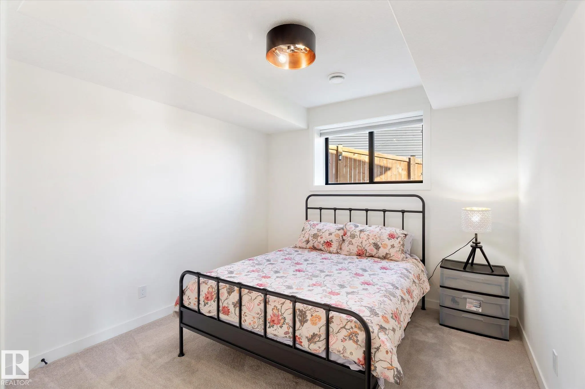 46 HUMMINGBIRD Crescent