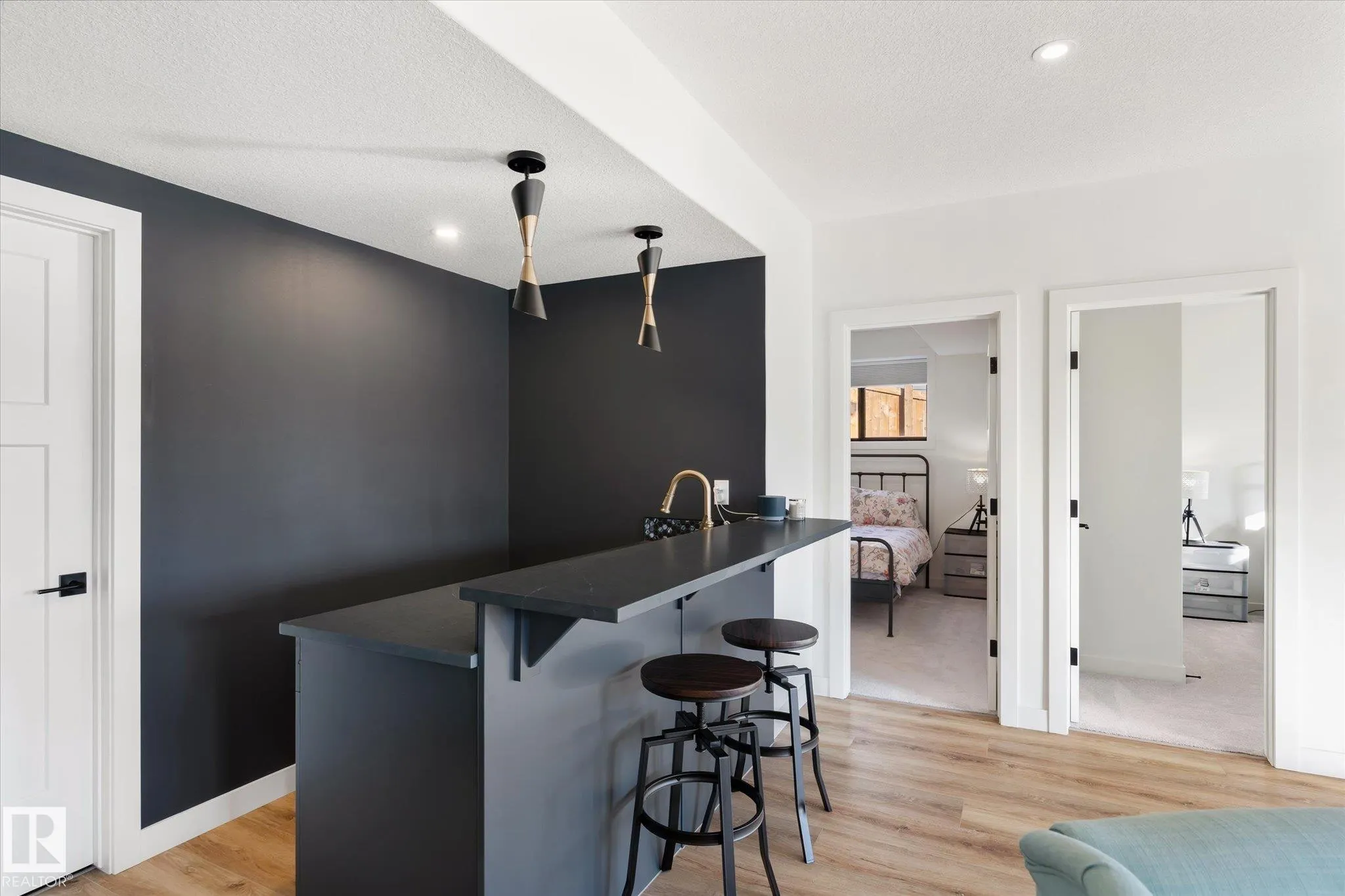 46 HUMMINGBIRD Crescent