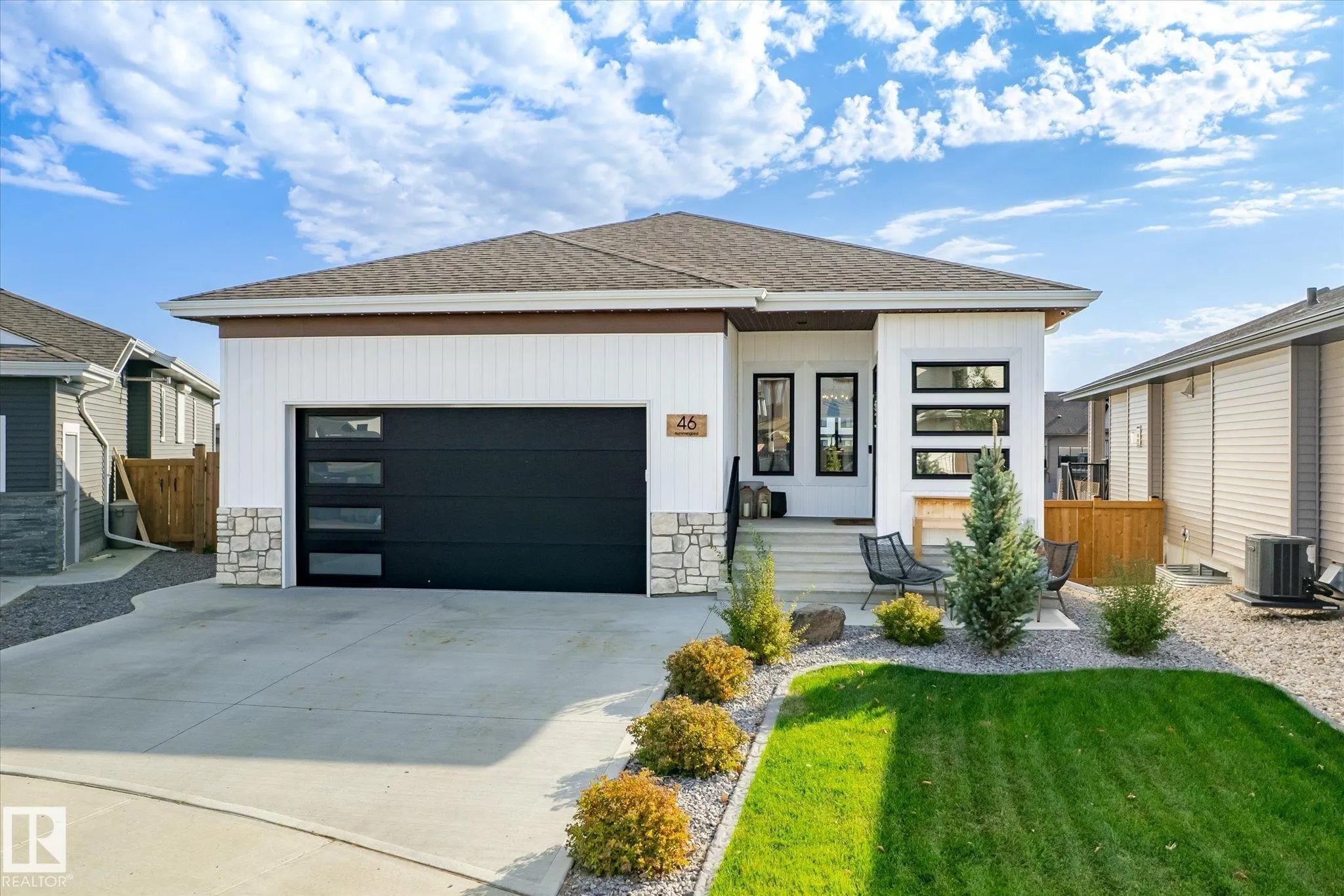 46 HUMMINGBIRD Crescent
