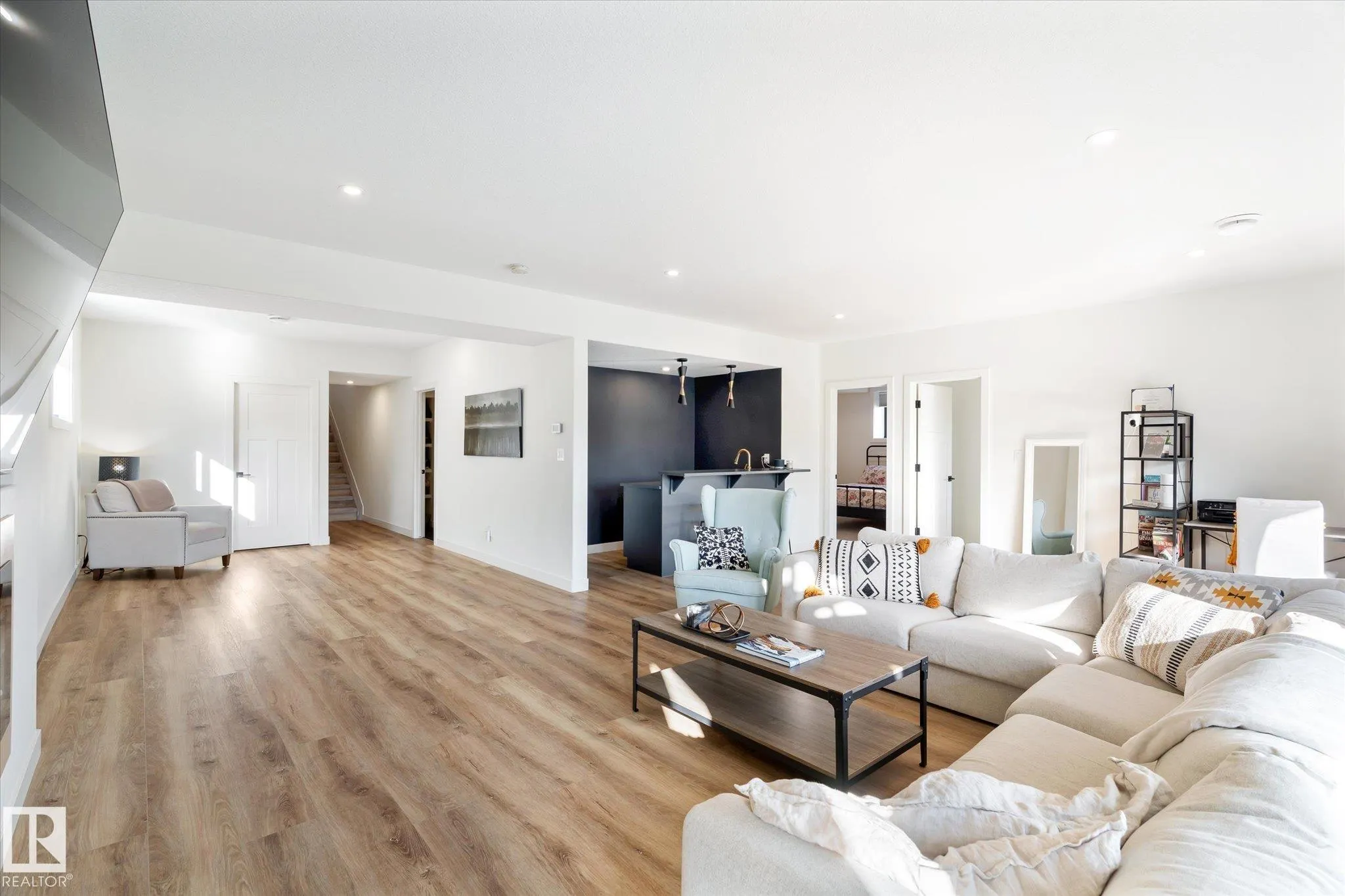 46 HUMMINGBIRD Crescent