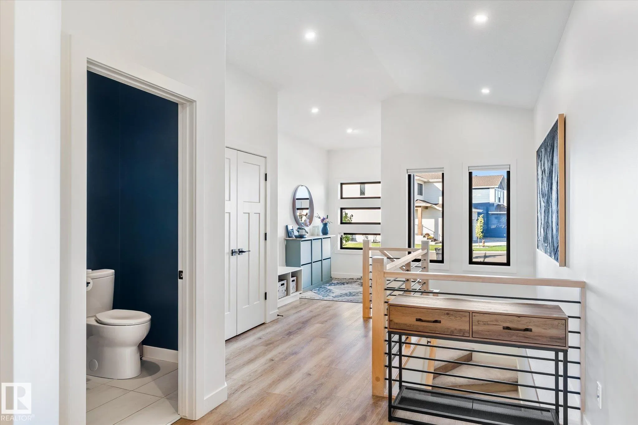 46 HUMMINGBIRD Crescent