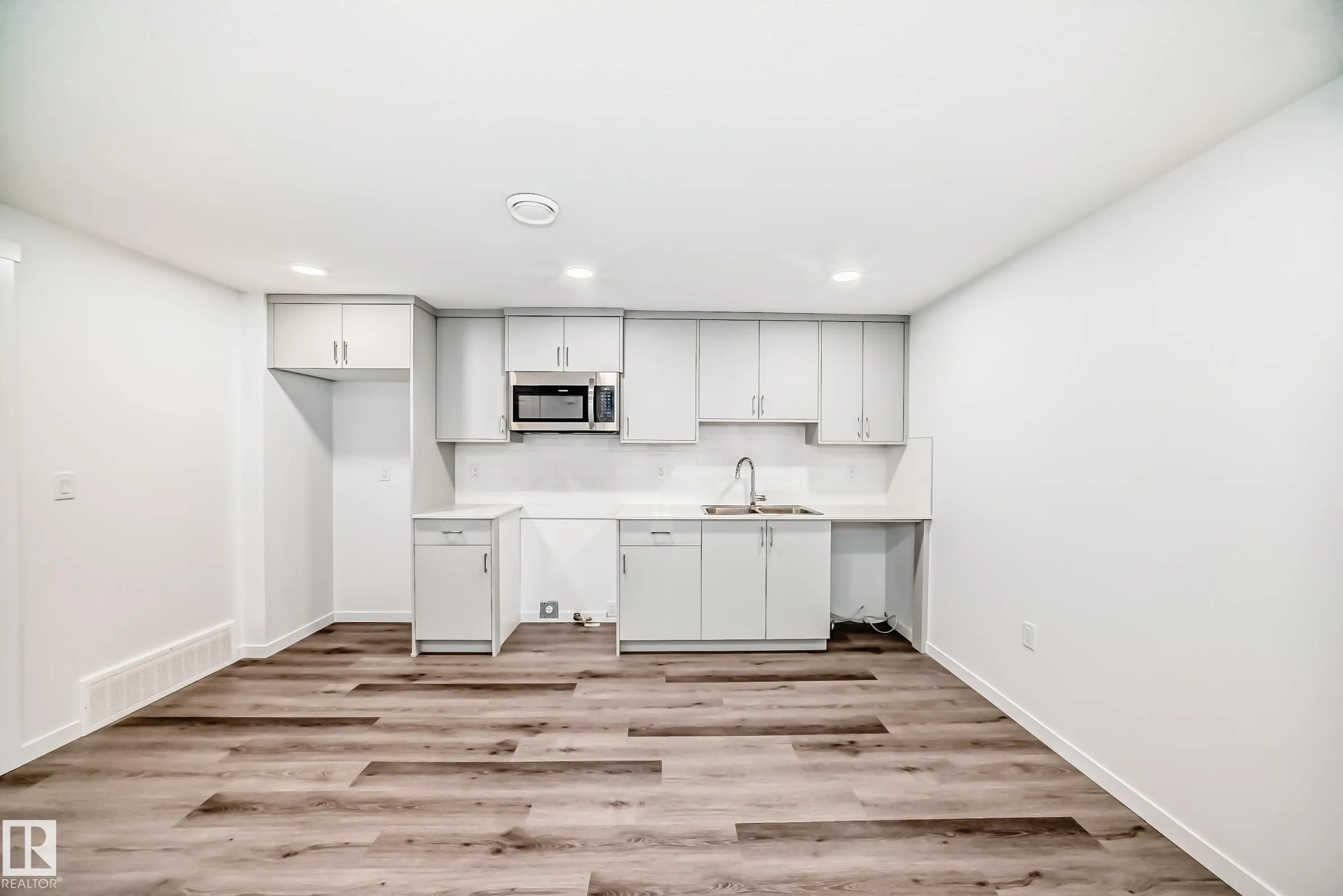 3965 Wren Loop