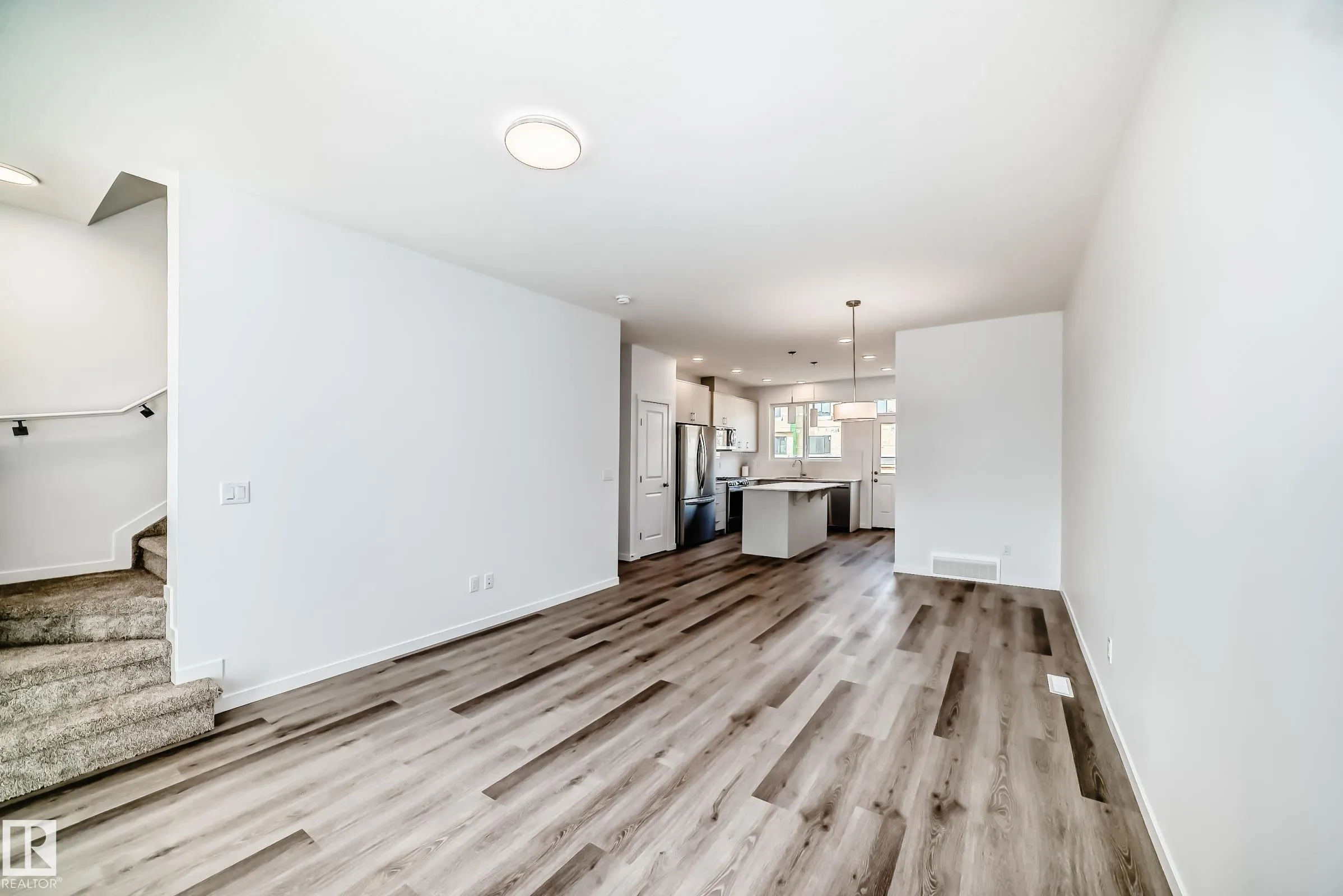 3965 Wren Loop