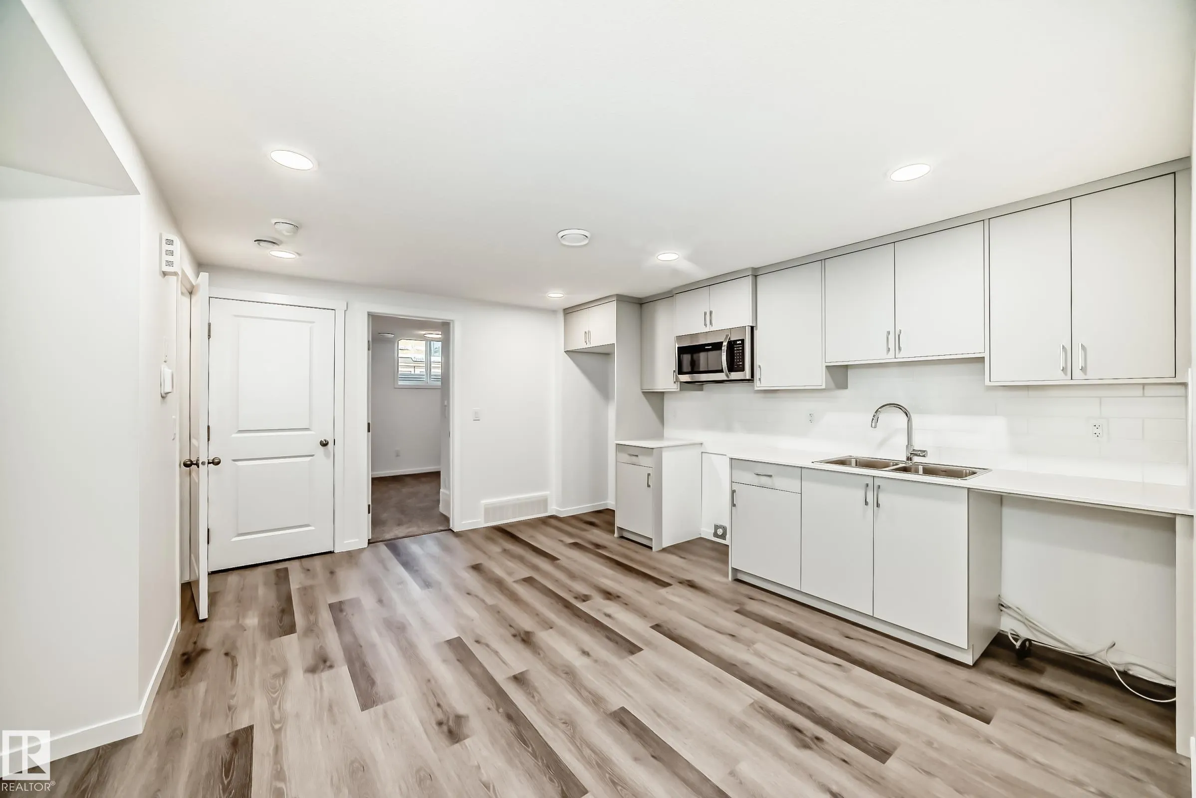 3965 Wren Loop