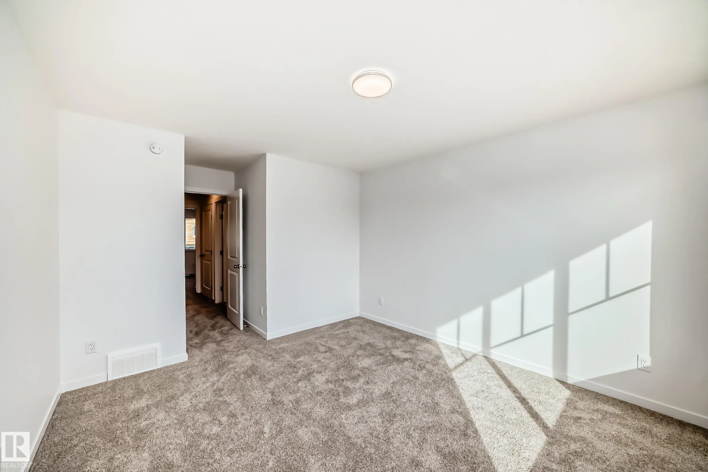 3965 Wren Loop