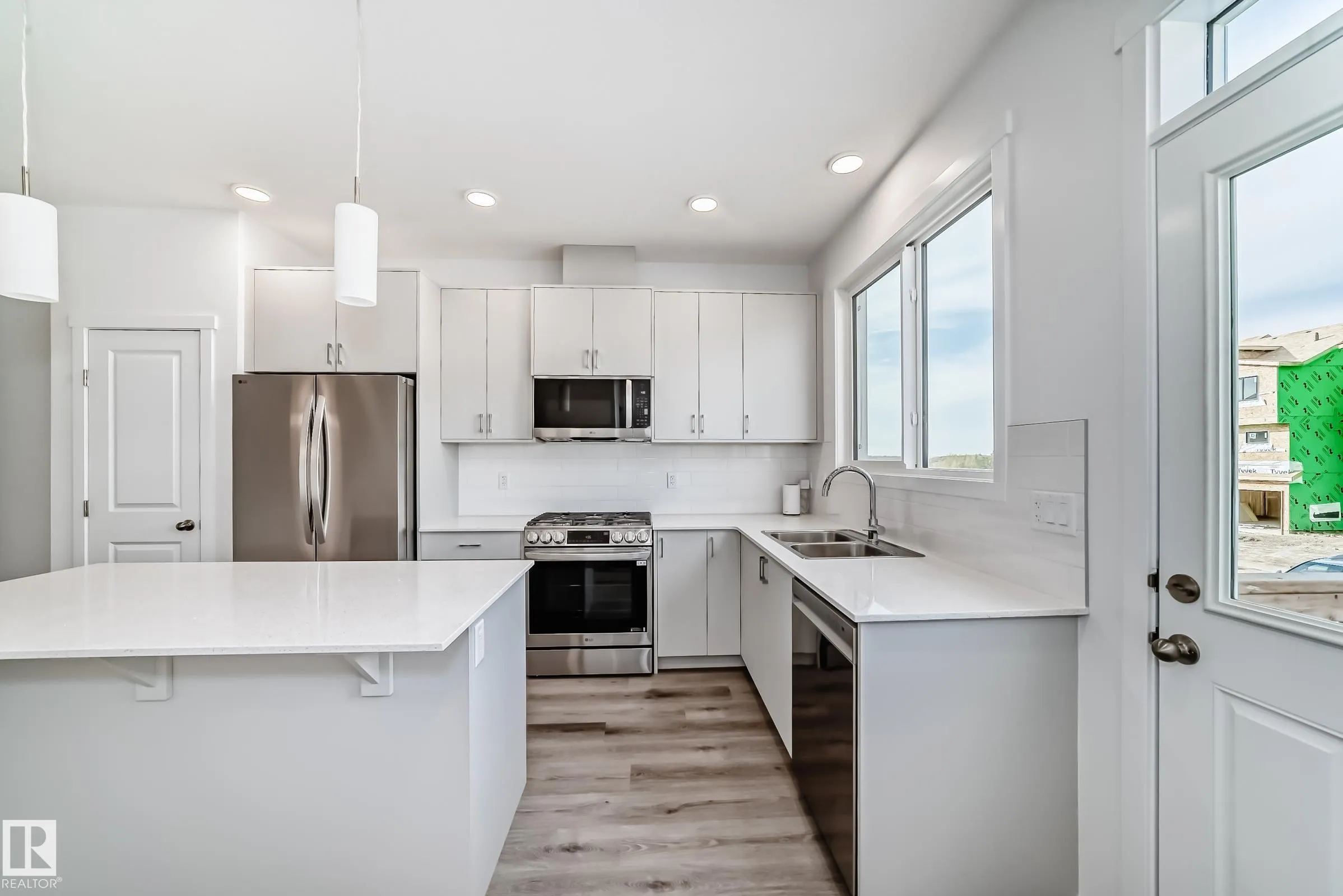 3965 Wren Loop