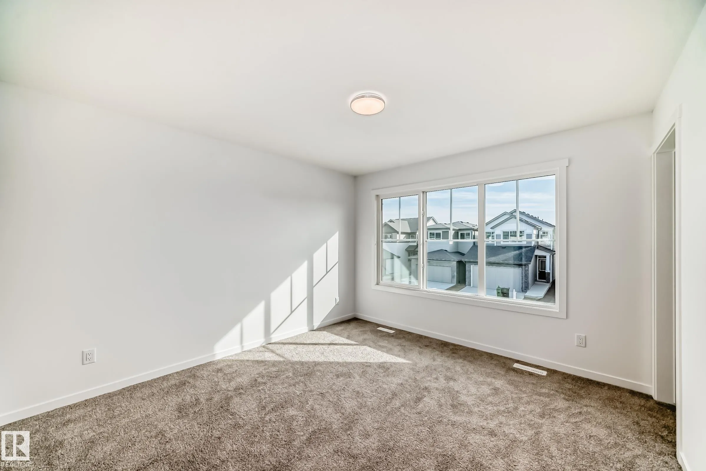 3965 Wren Loop