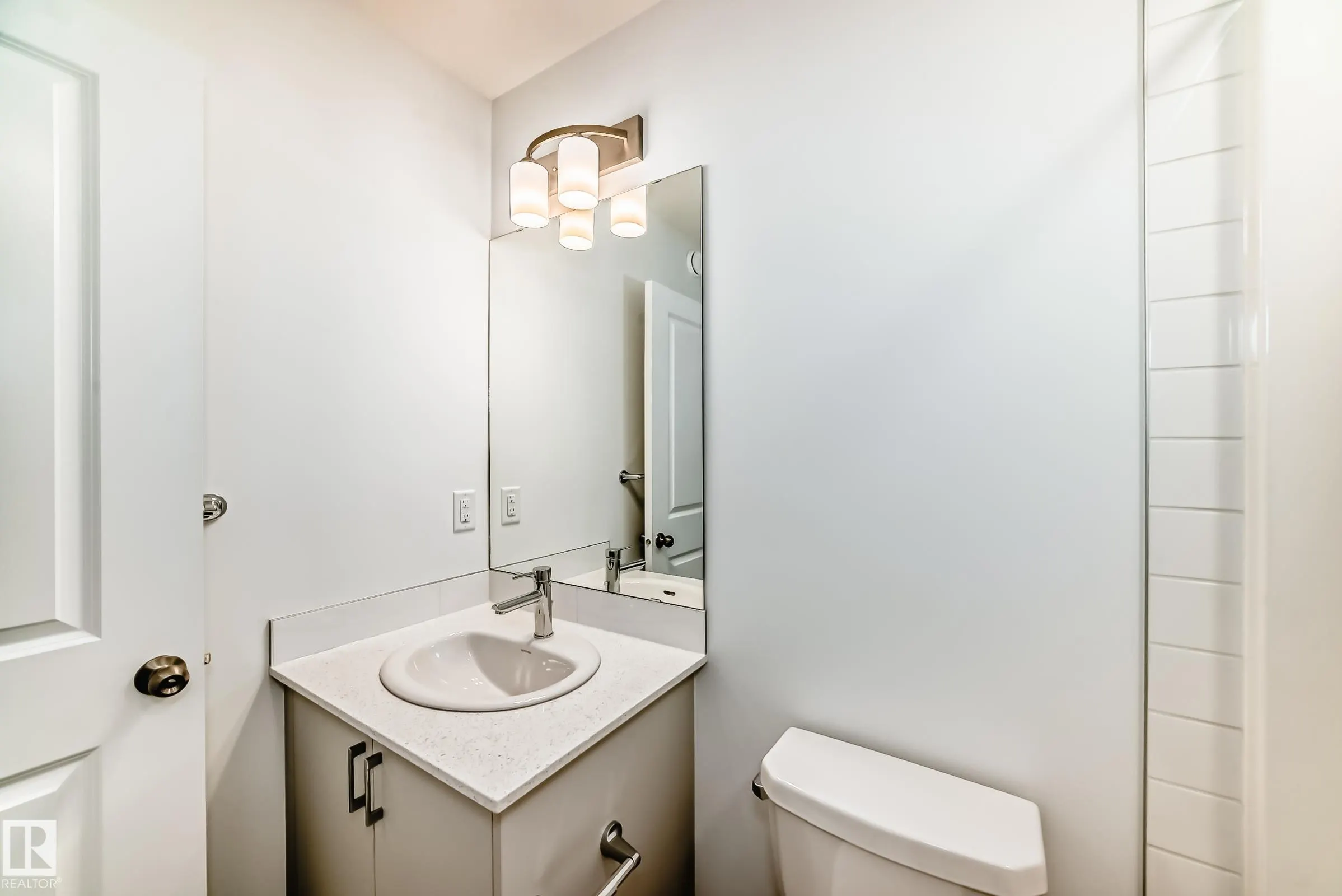 3965 Wren Loop