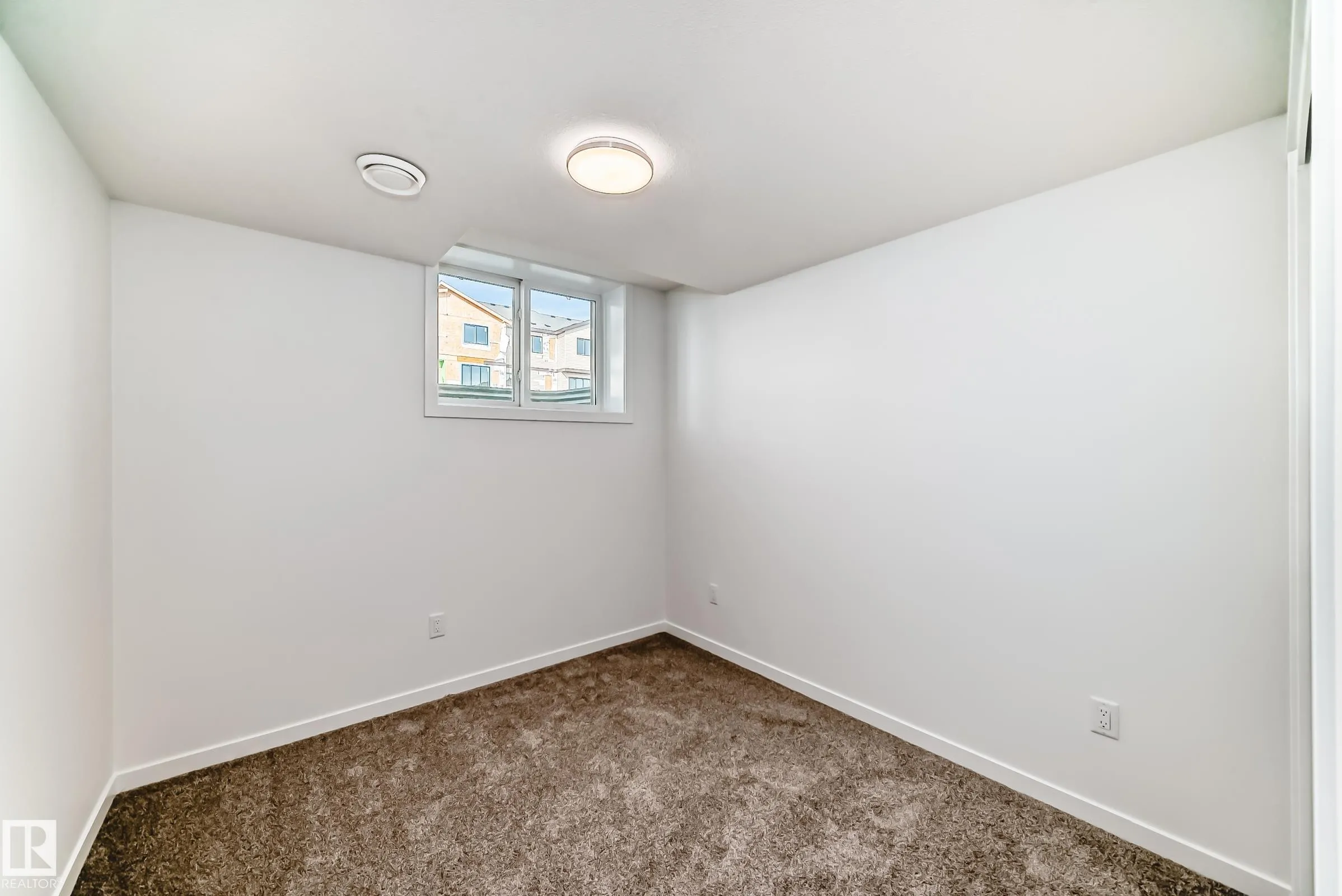 3965 Wren Loop