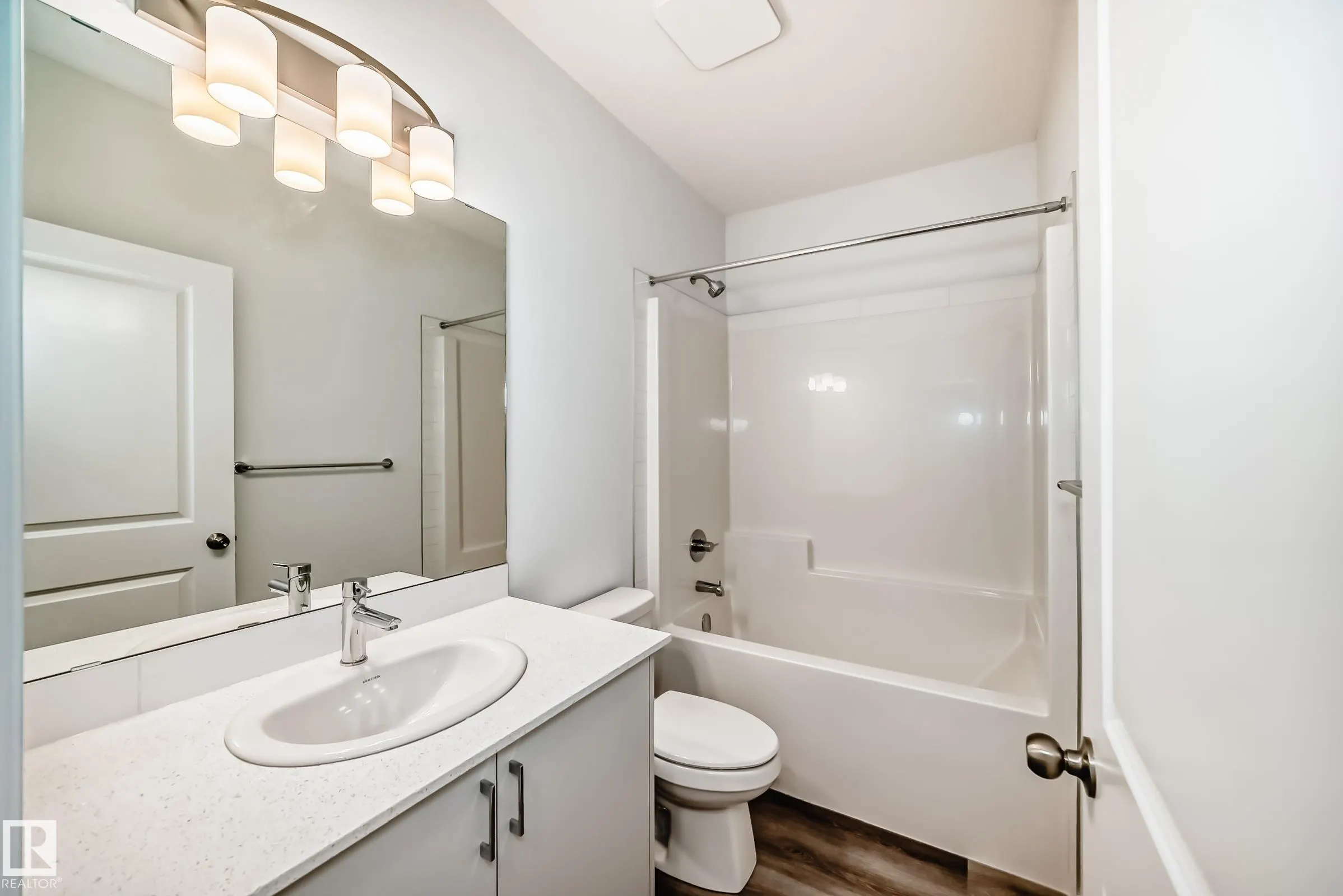 3965 Wren Loop