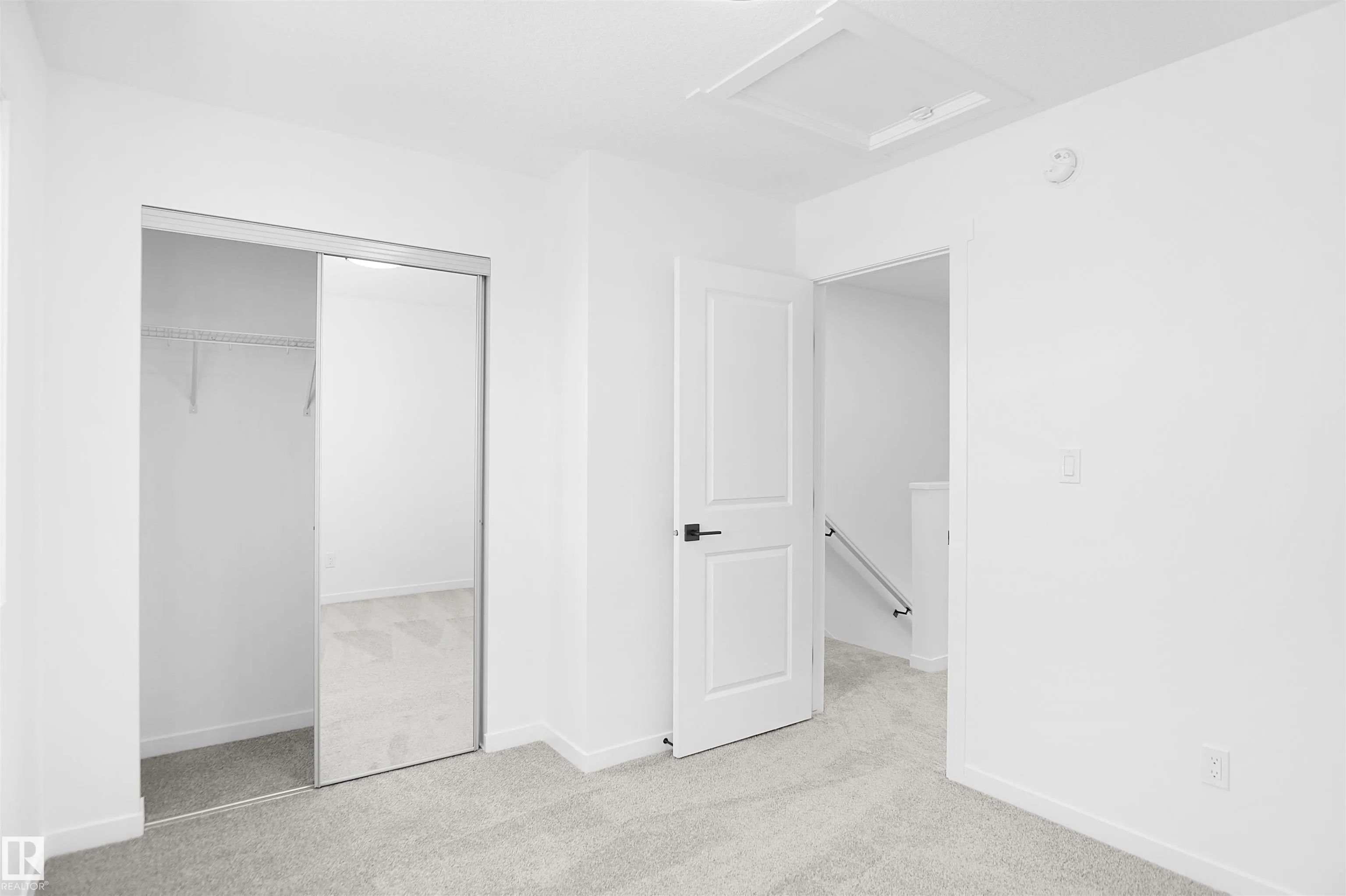 5142 RIVER'S EDGE Way