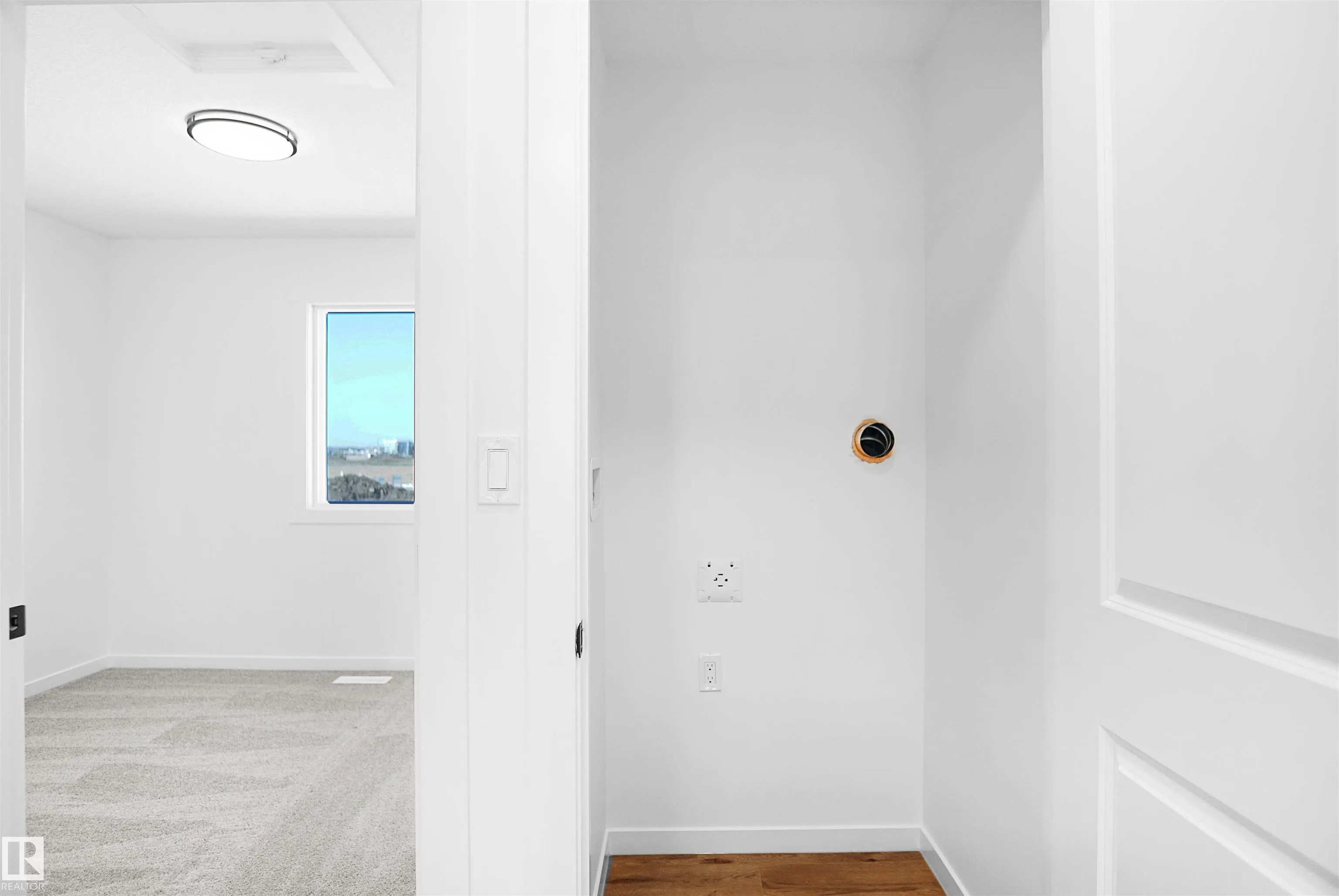 5142 RIVER'S EDGE Way