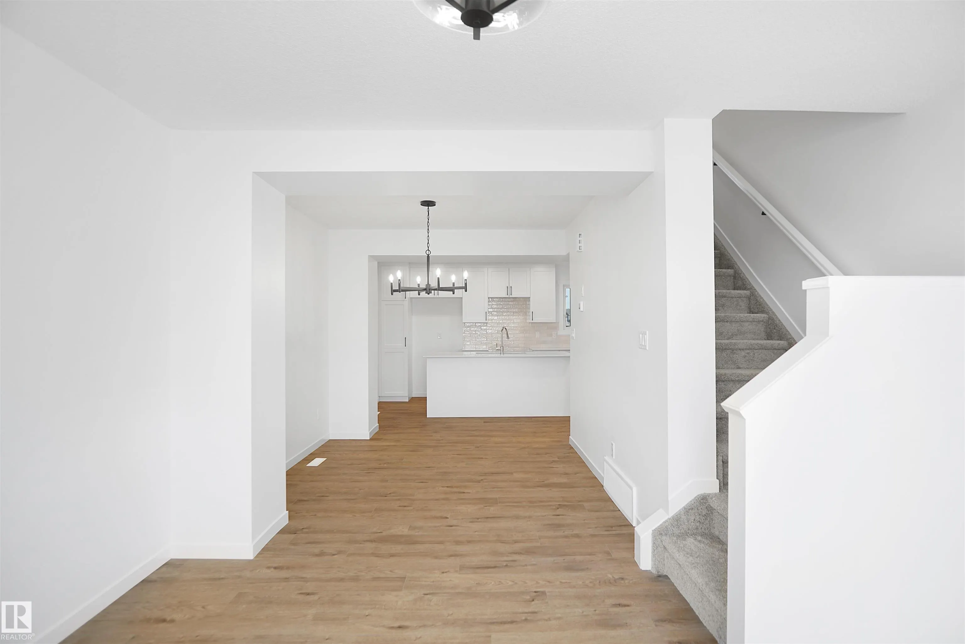 5142 RIVER'S EDGE Way