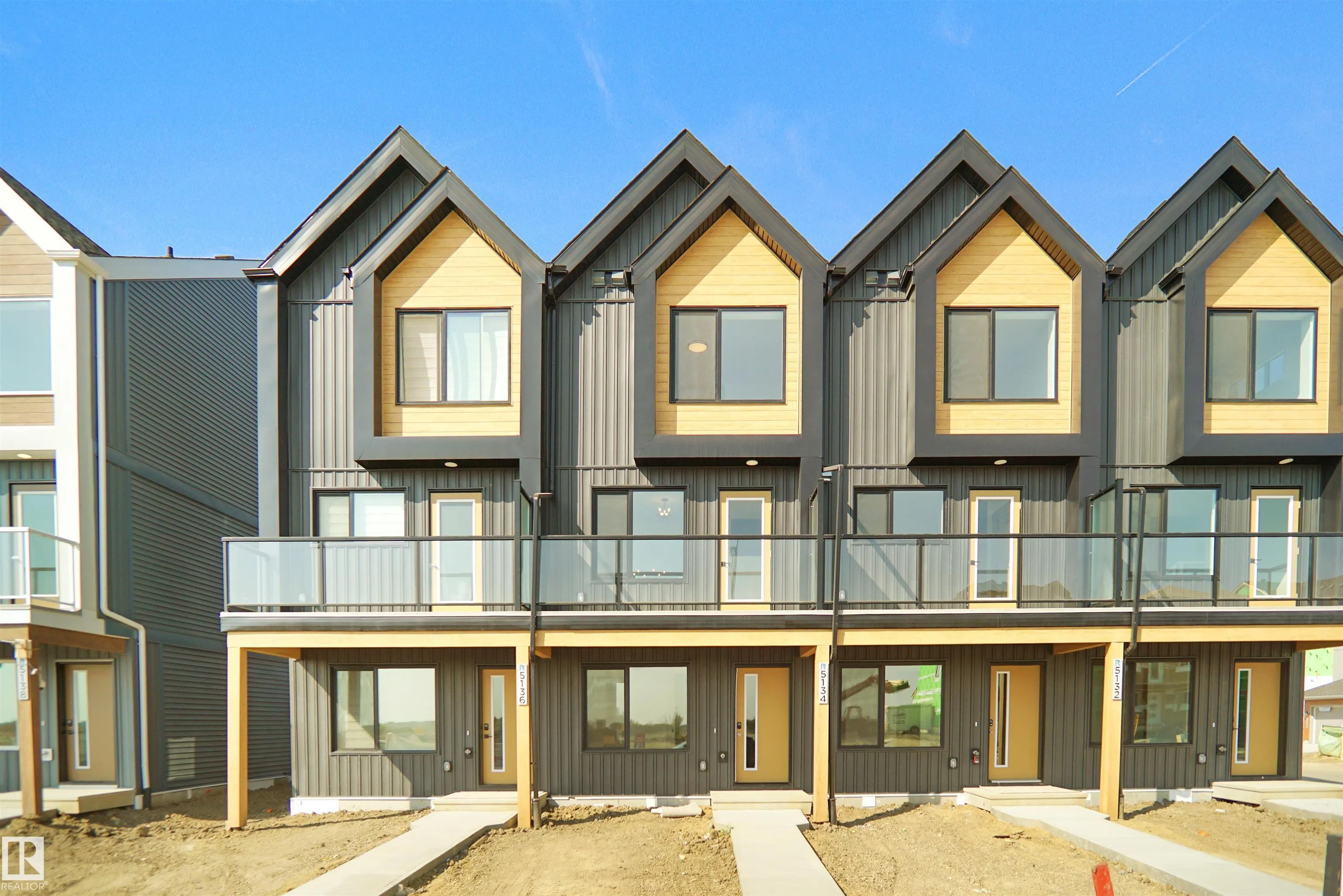 5142 RIVER'S EDGE Way