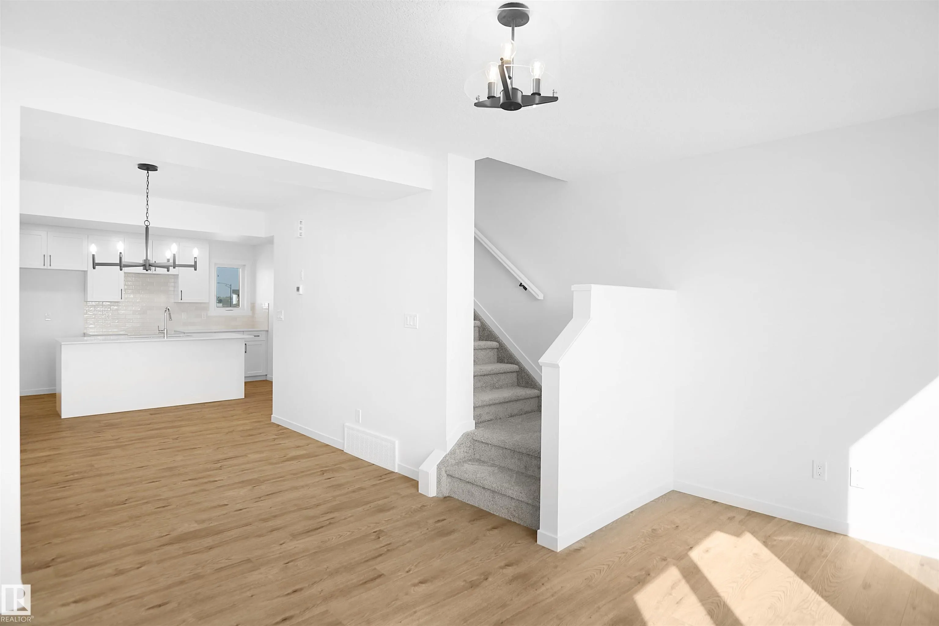 5142 RIVER'S EDGE Way
