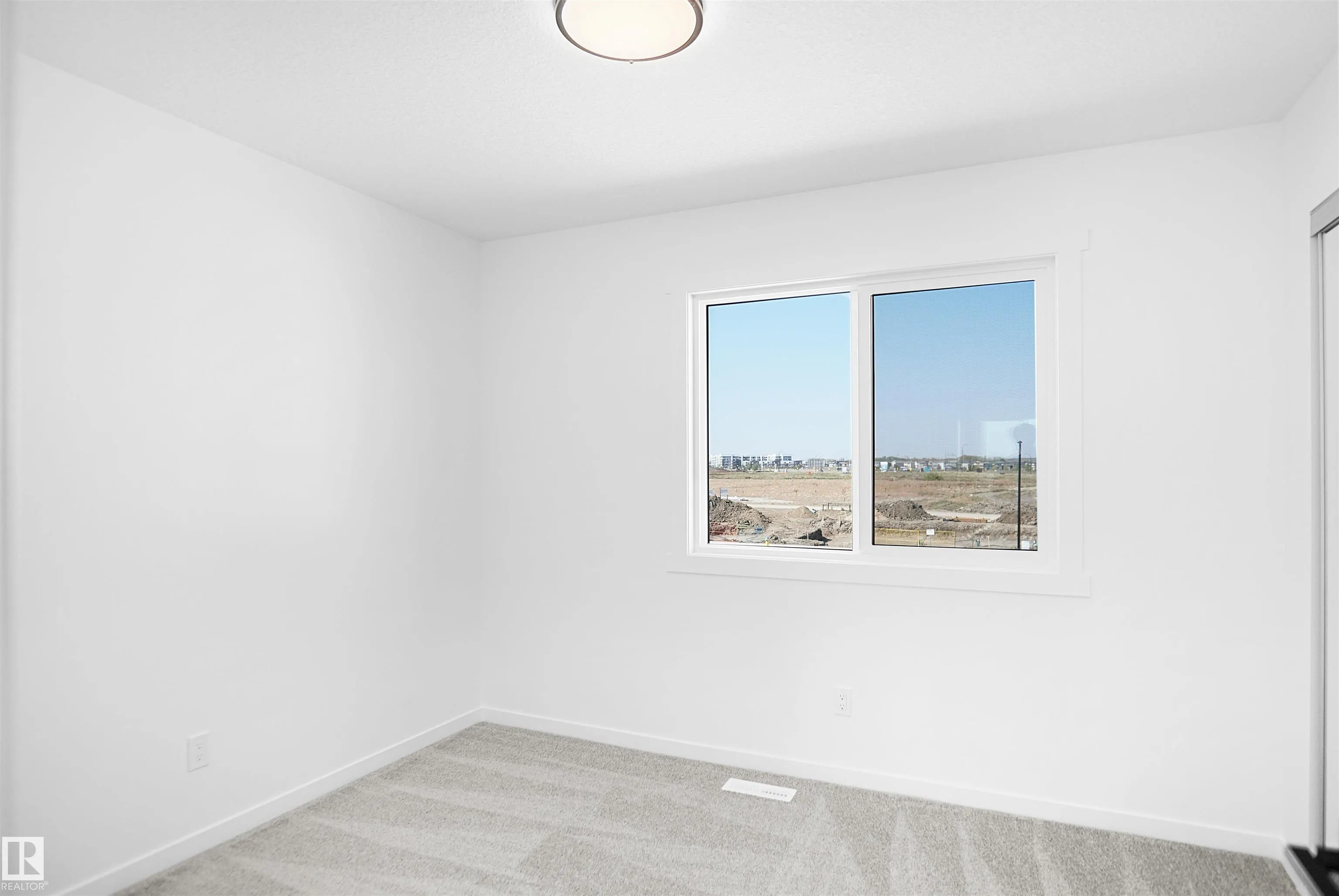 5142 RIVER'S EDGE Way