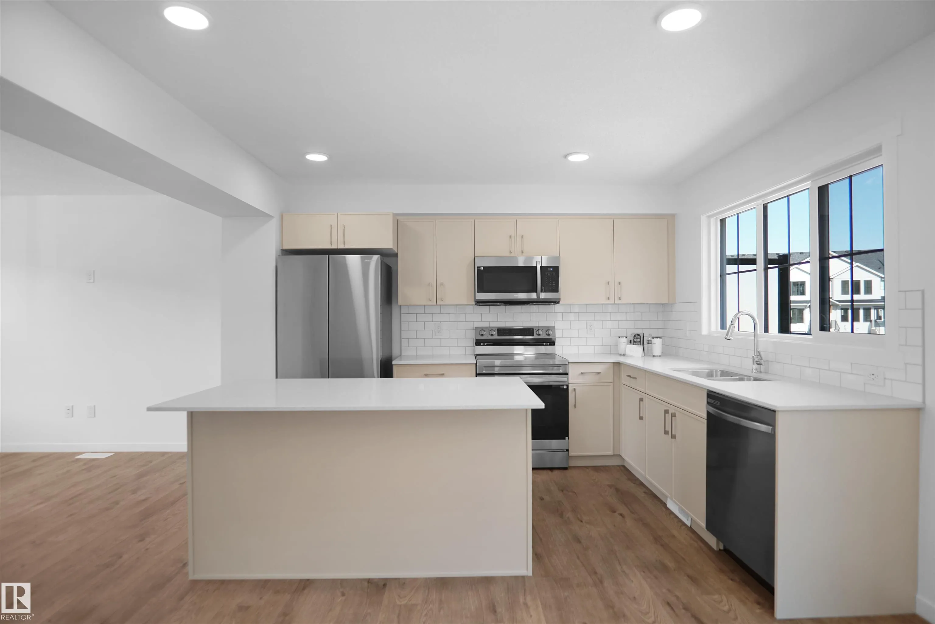 525 SECORD Boulevard