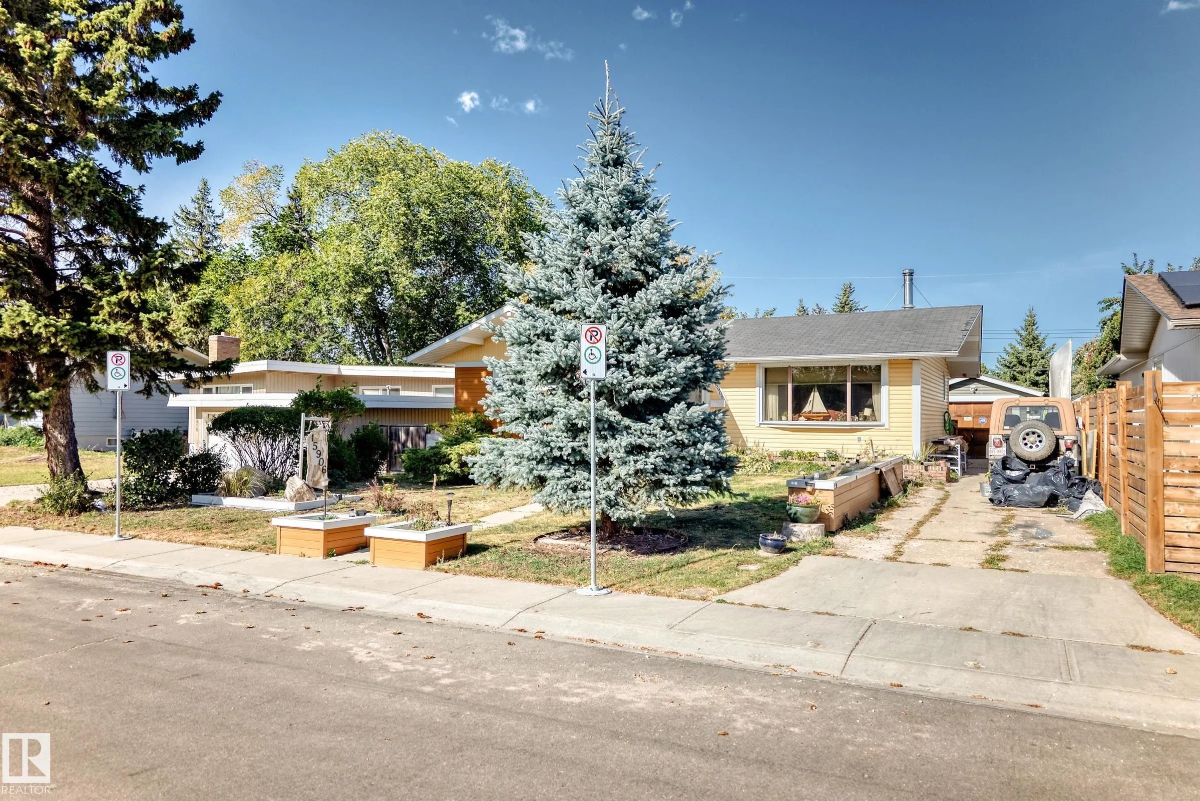 15906 92A Avenue