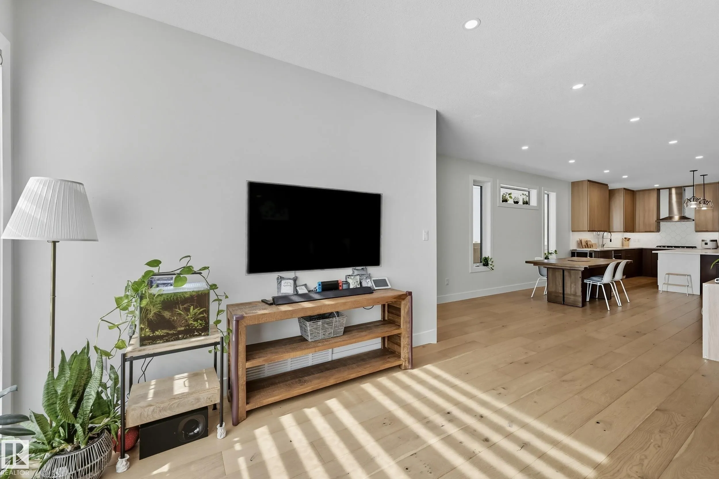 8806 85 Avenue