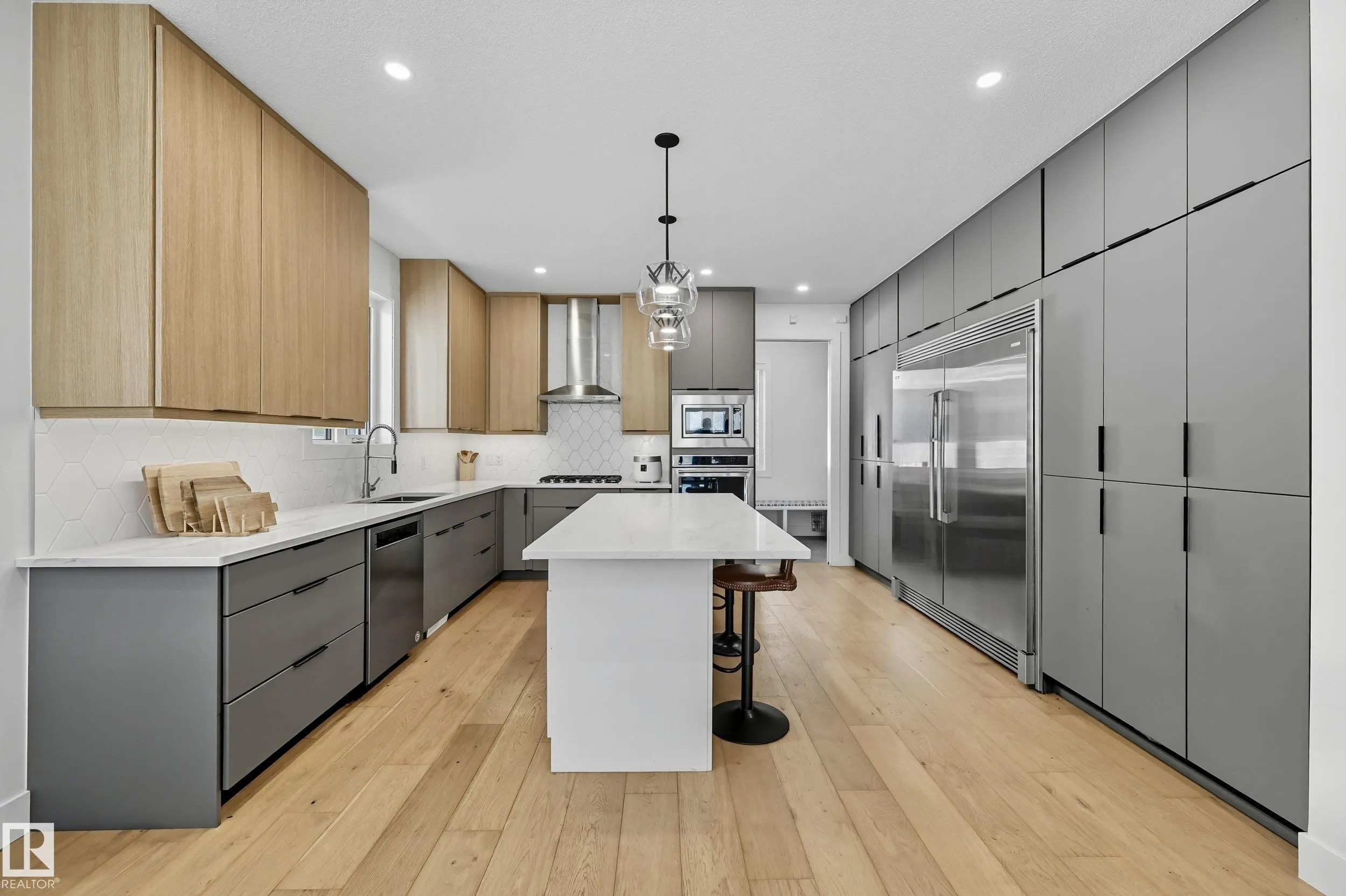 8806 85 Avenue