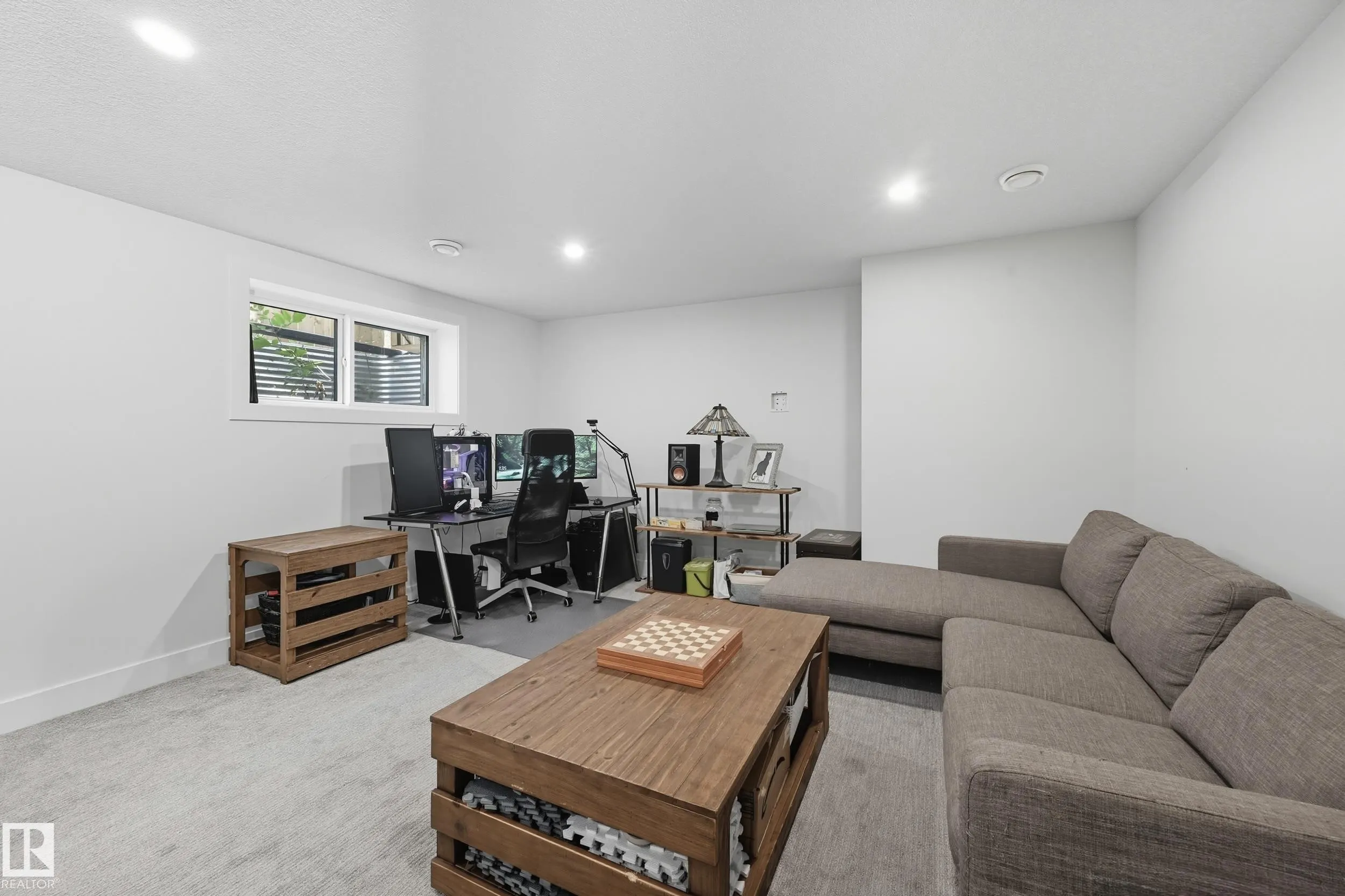 8806 85 Avenue