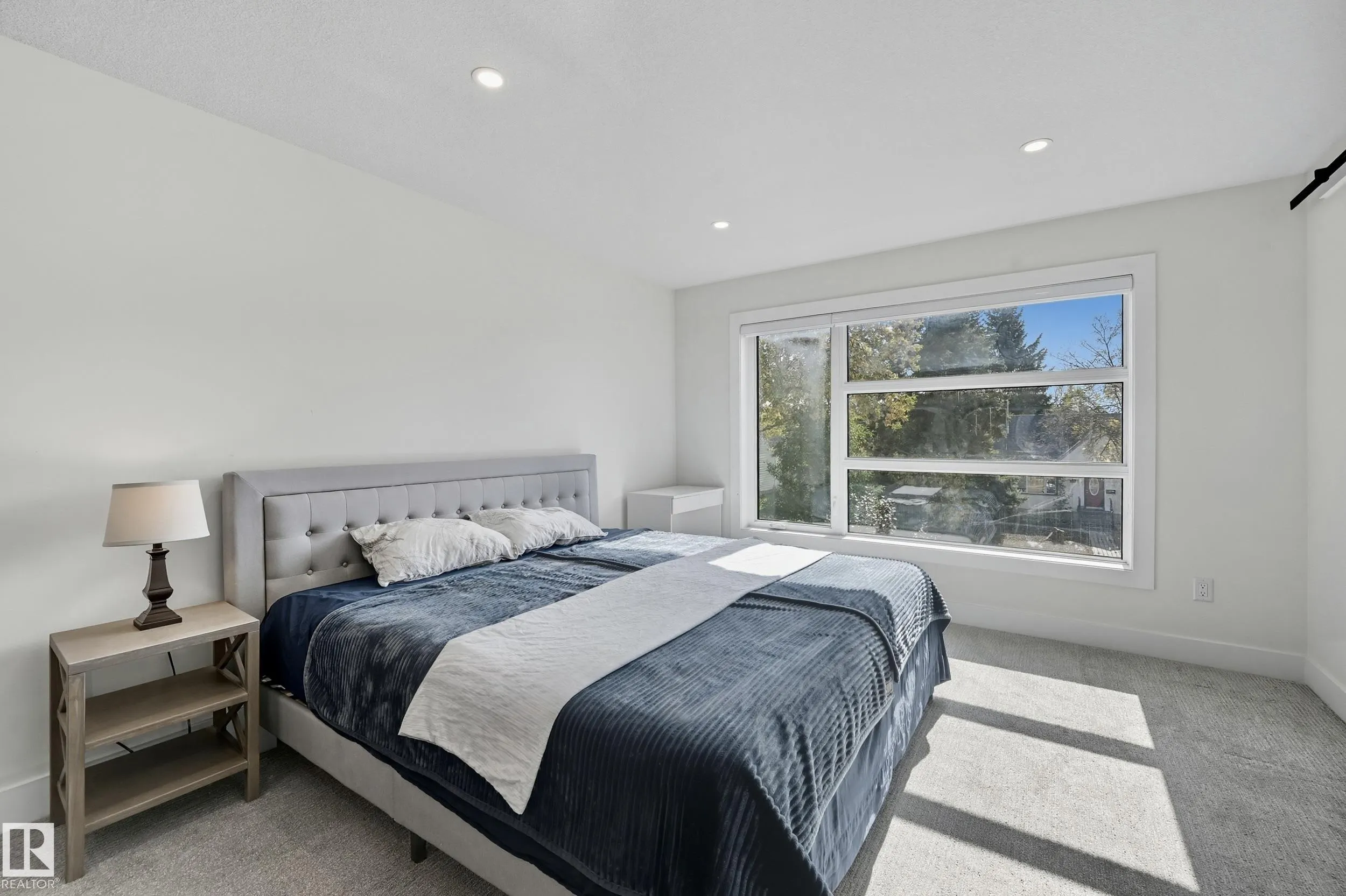8806 85 Avenue
