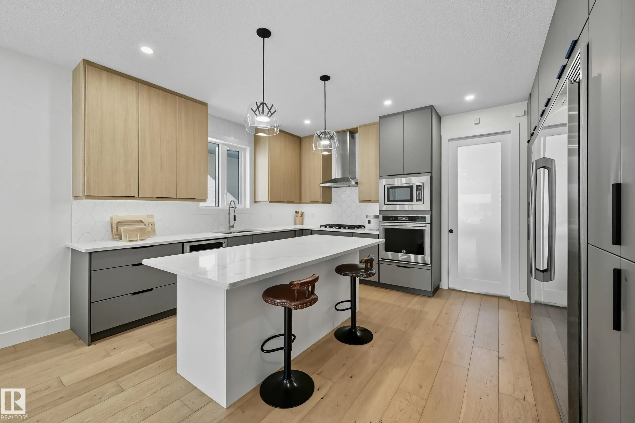 8806 85 Avenue
