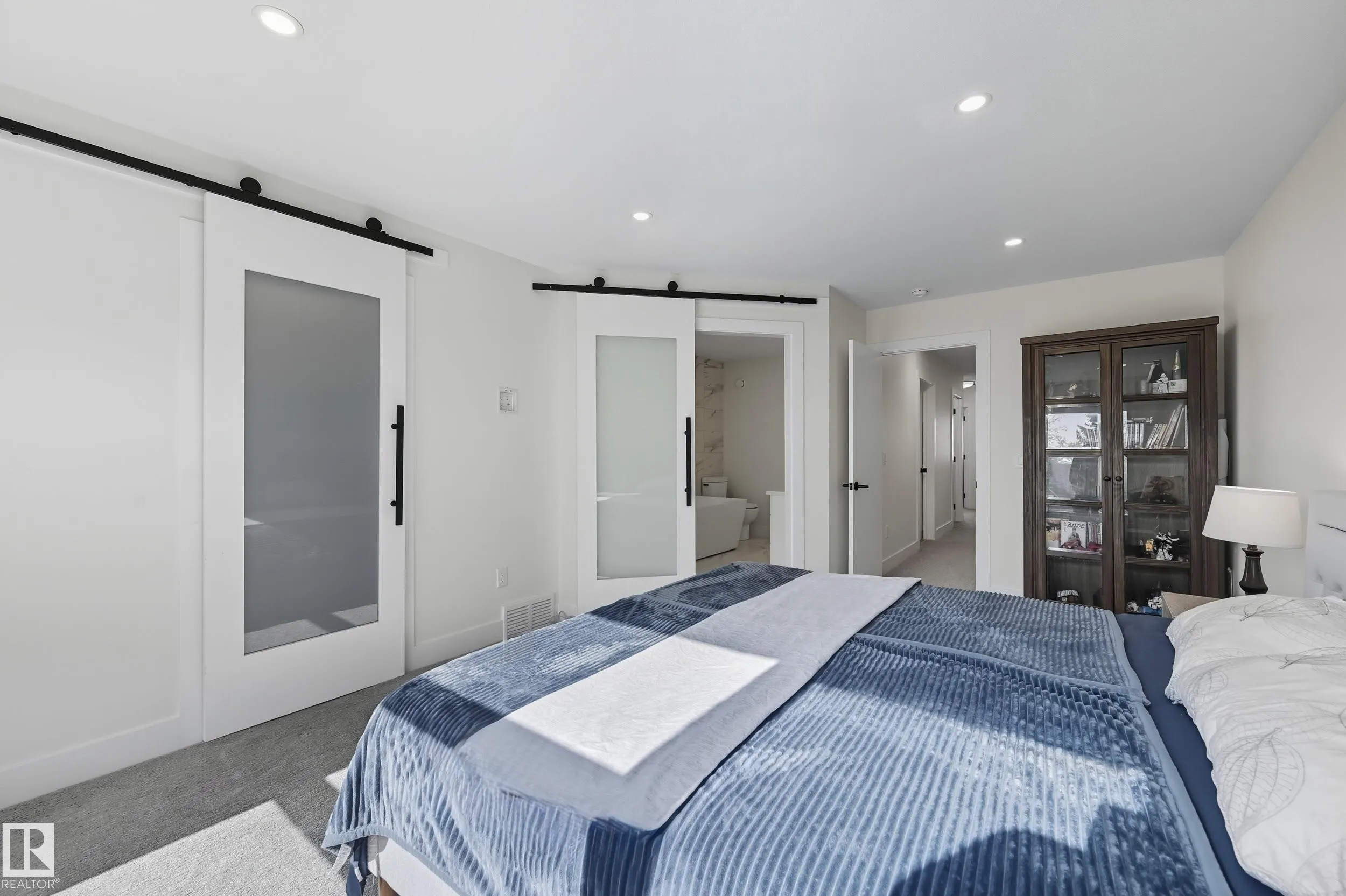 8806 85 Avenue