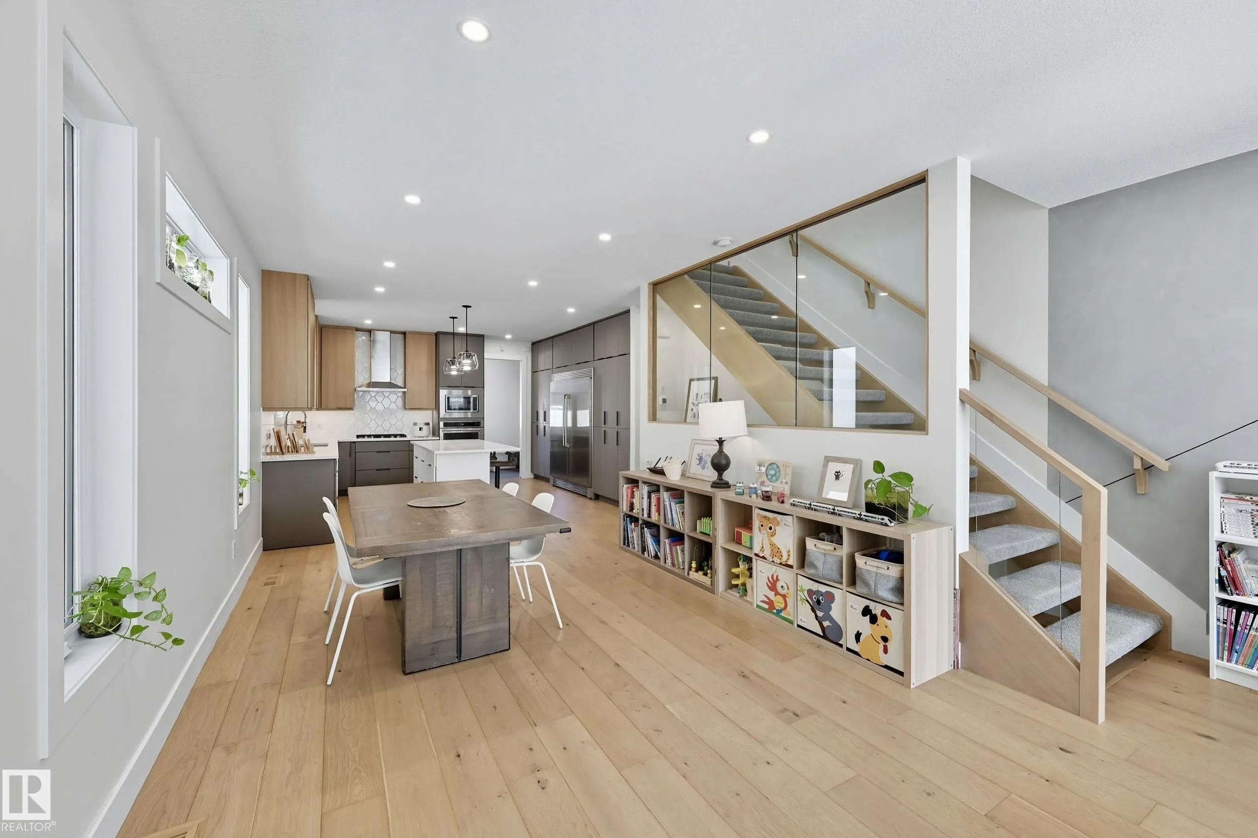 8806 85 Avenue