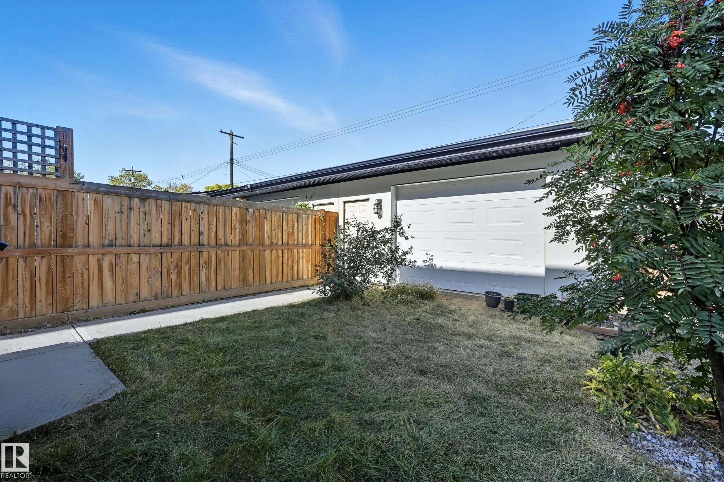 8806 85 Avenue