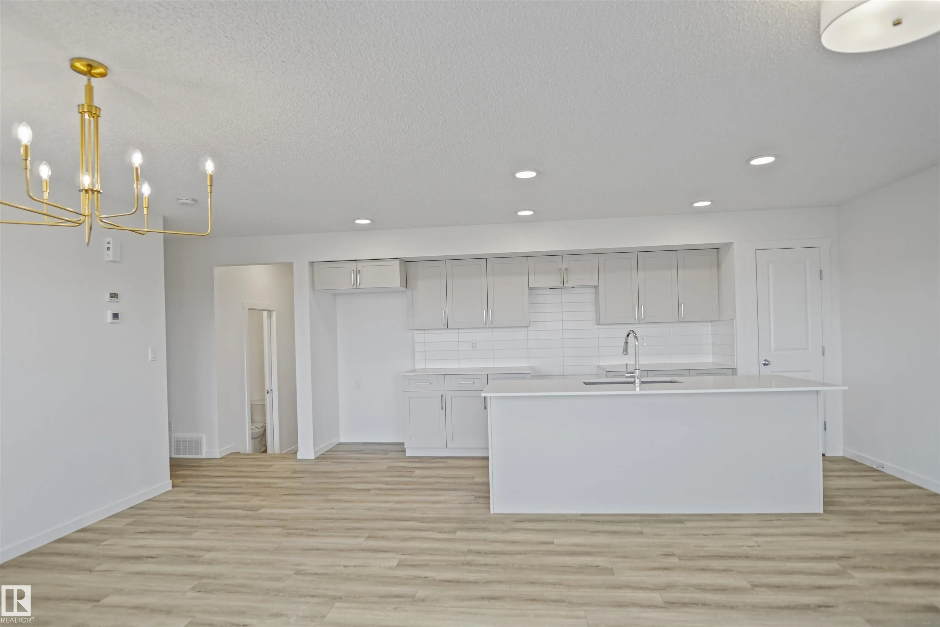 19904 31 Avenue