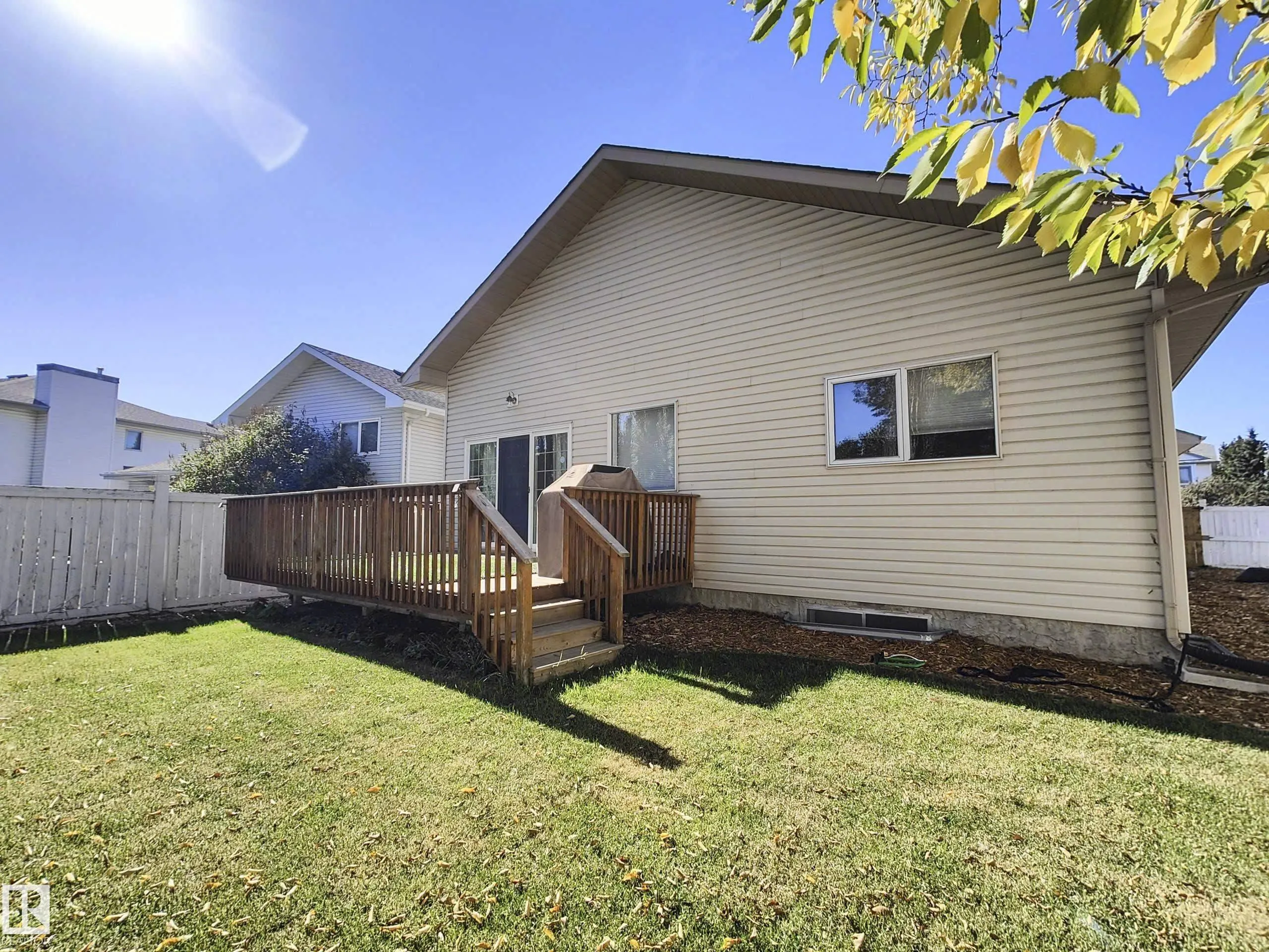 215 PETER Close