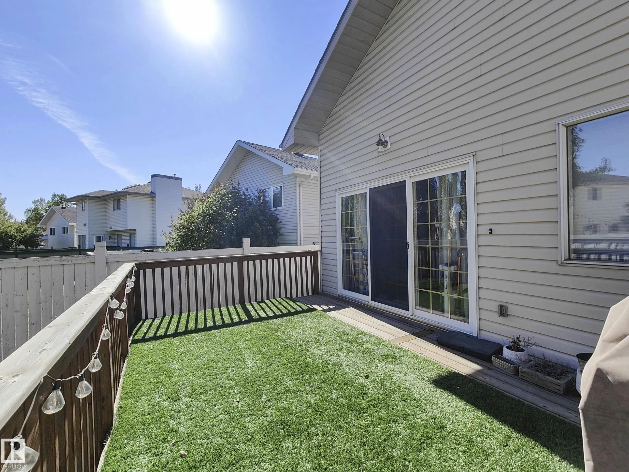 215 PETER Close