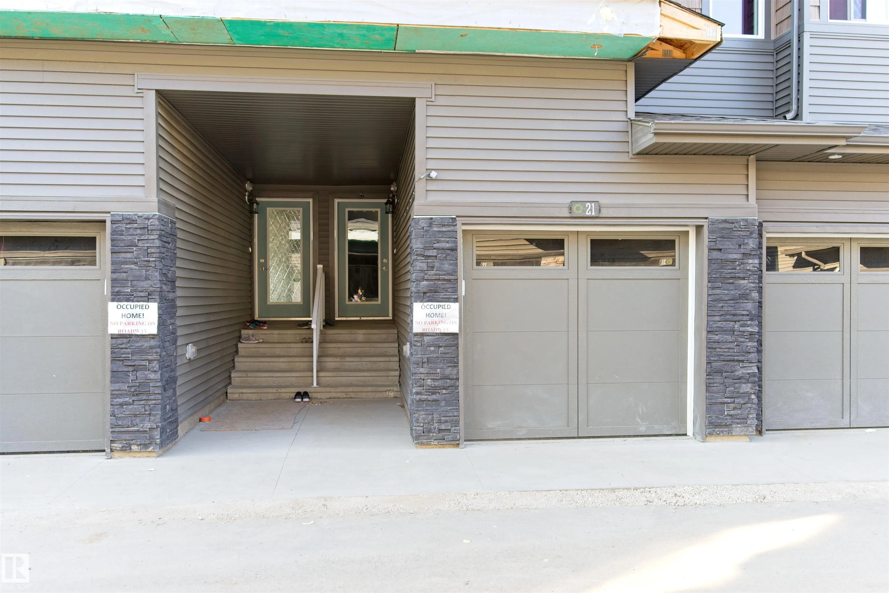2710 66 St