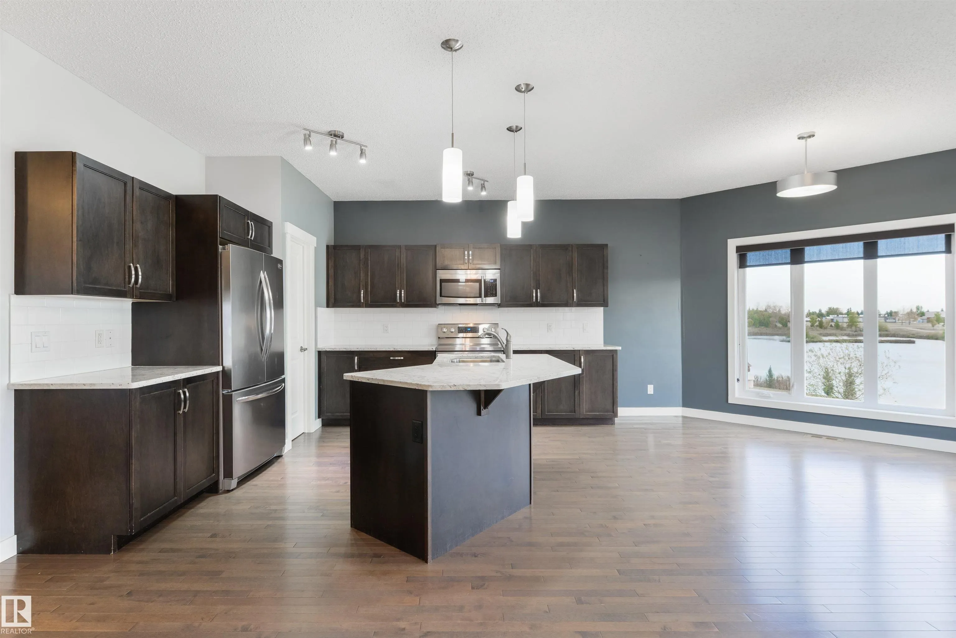 63 DALQUIST Bay