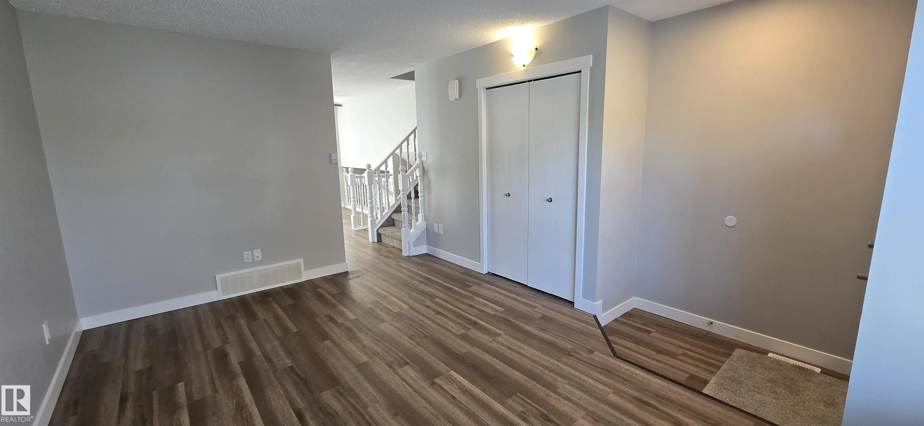 42 BLUEBERRY Crescent