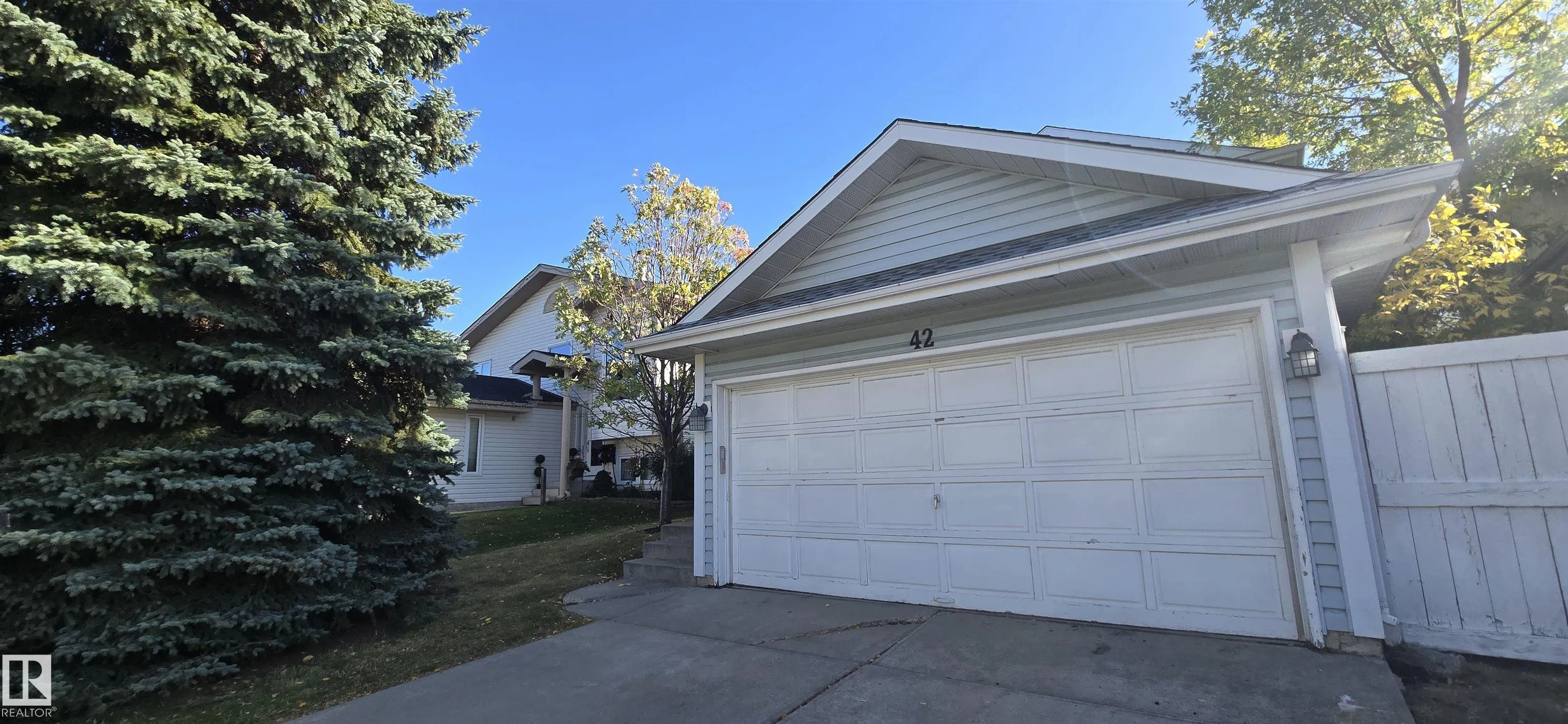 42 BLUEBERRY Crescent