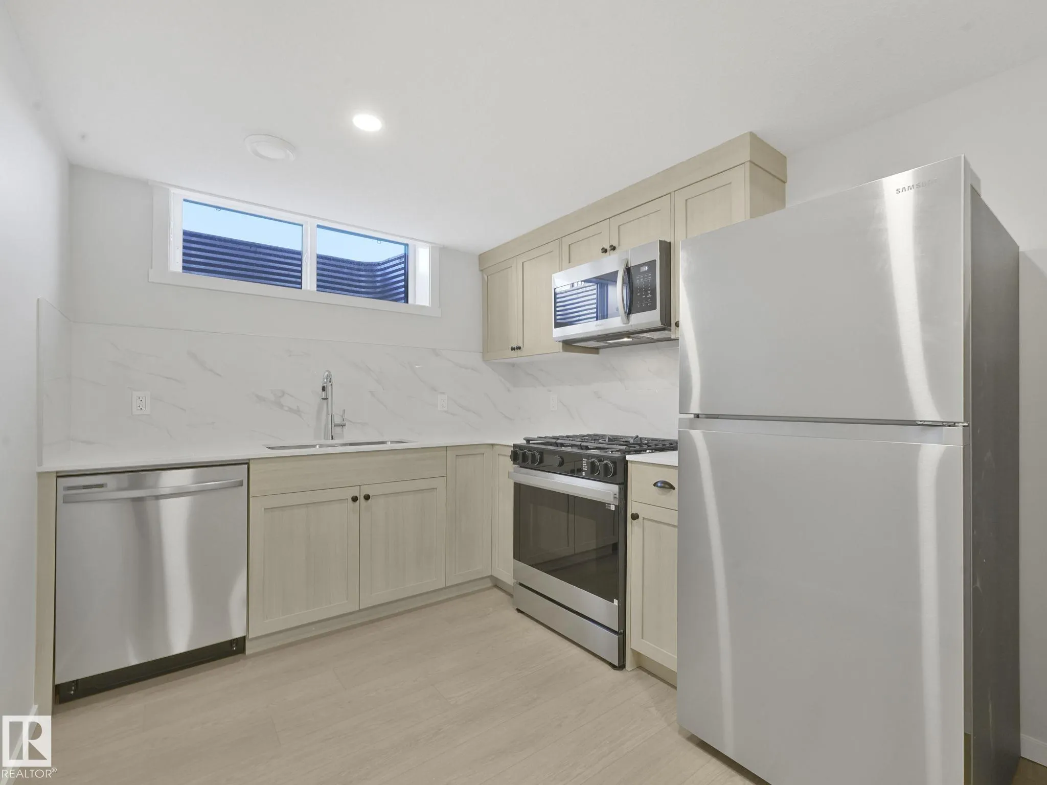 238 Orchards Blvd