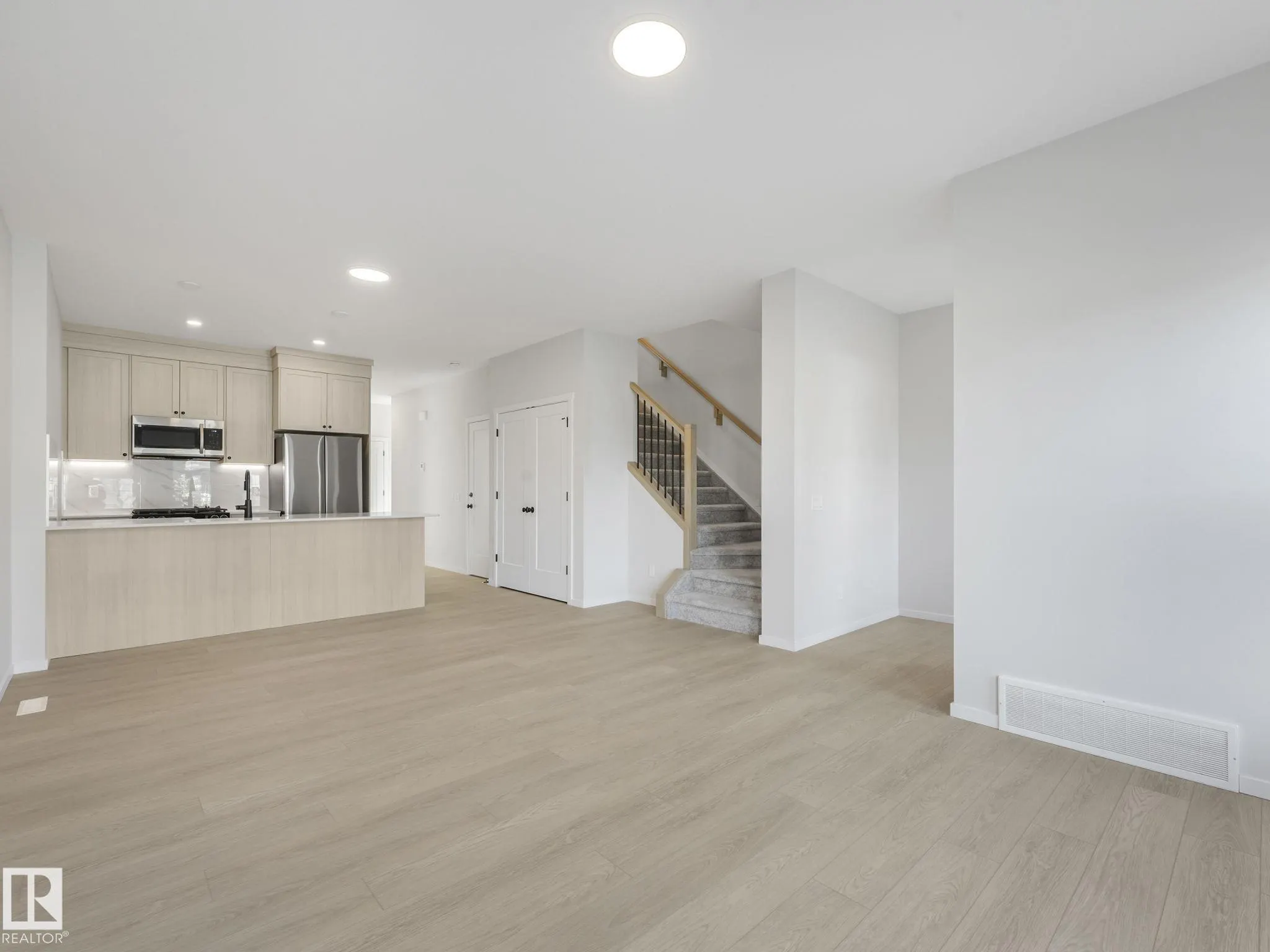 238 Orchards Blvd