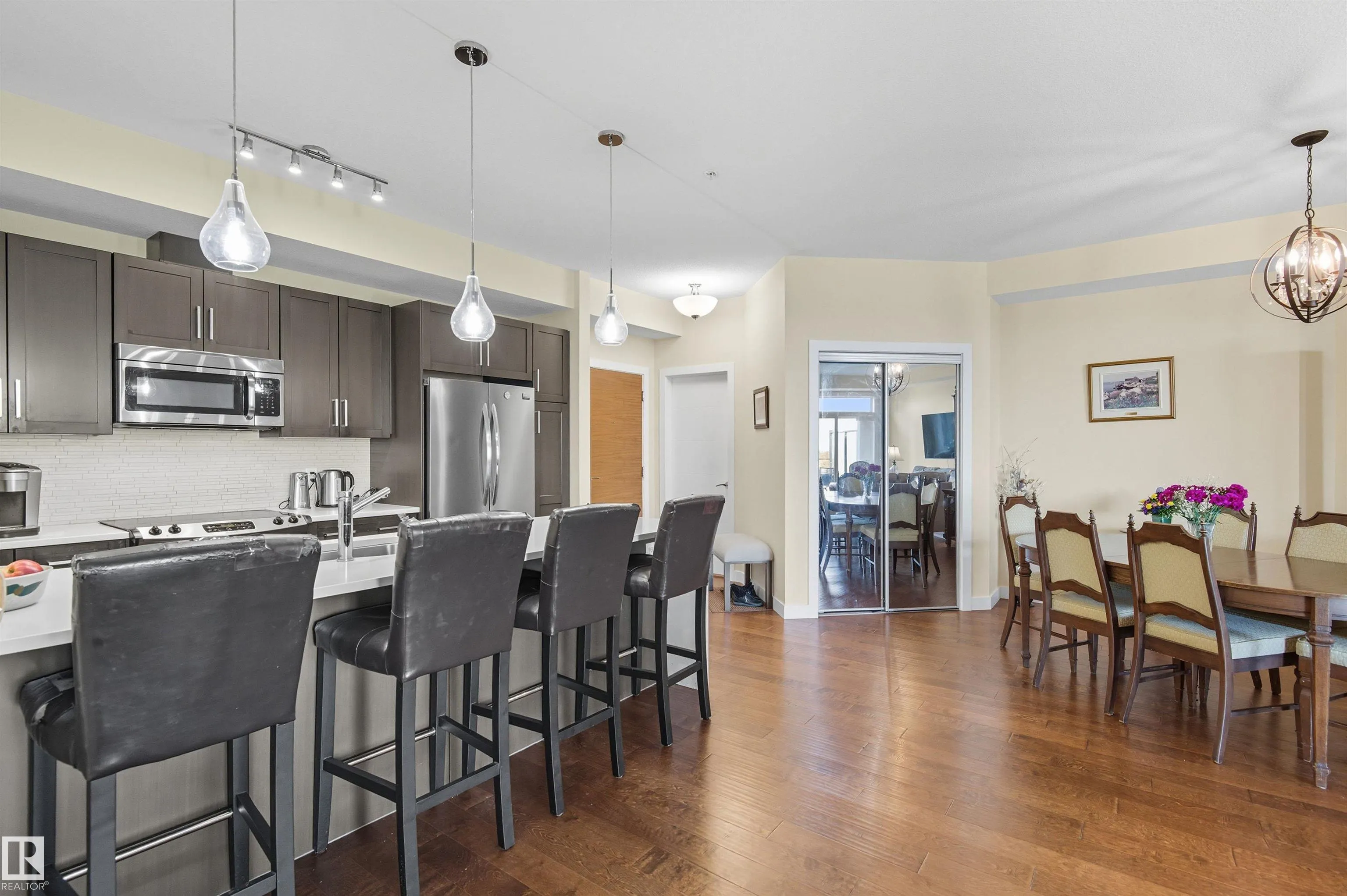 625 LEGER Way