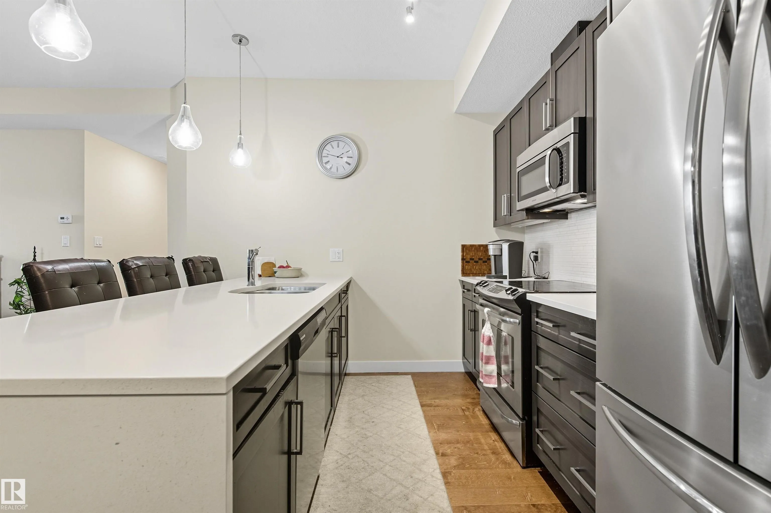 625 LEGER Way