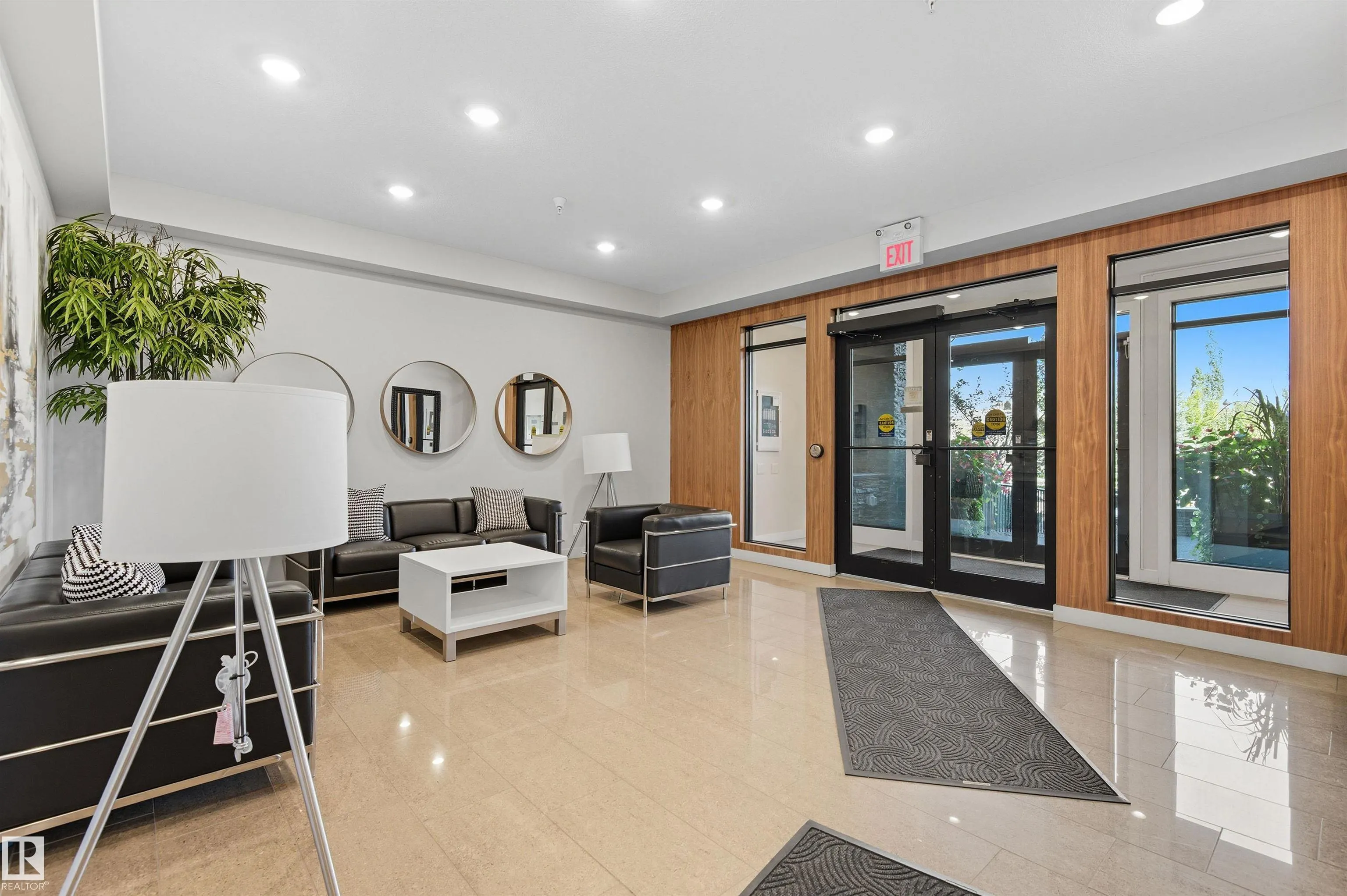 625 LEGER Way