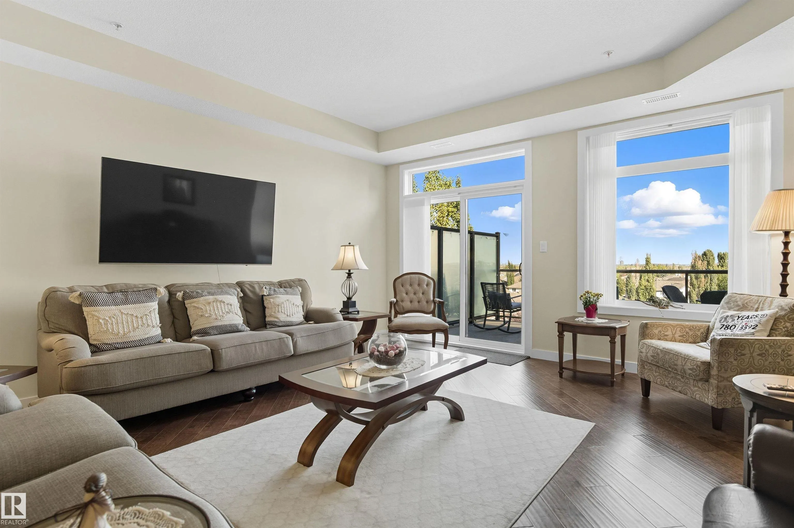 625 LEGER Way